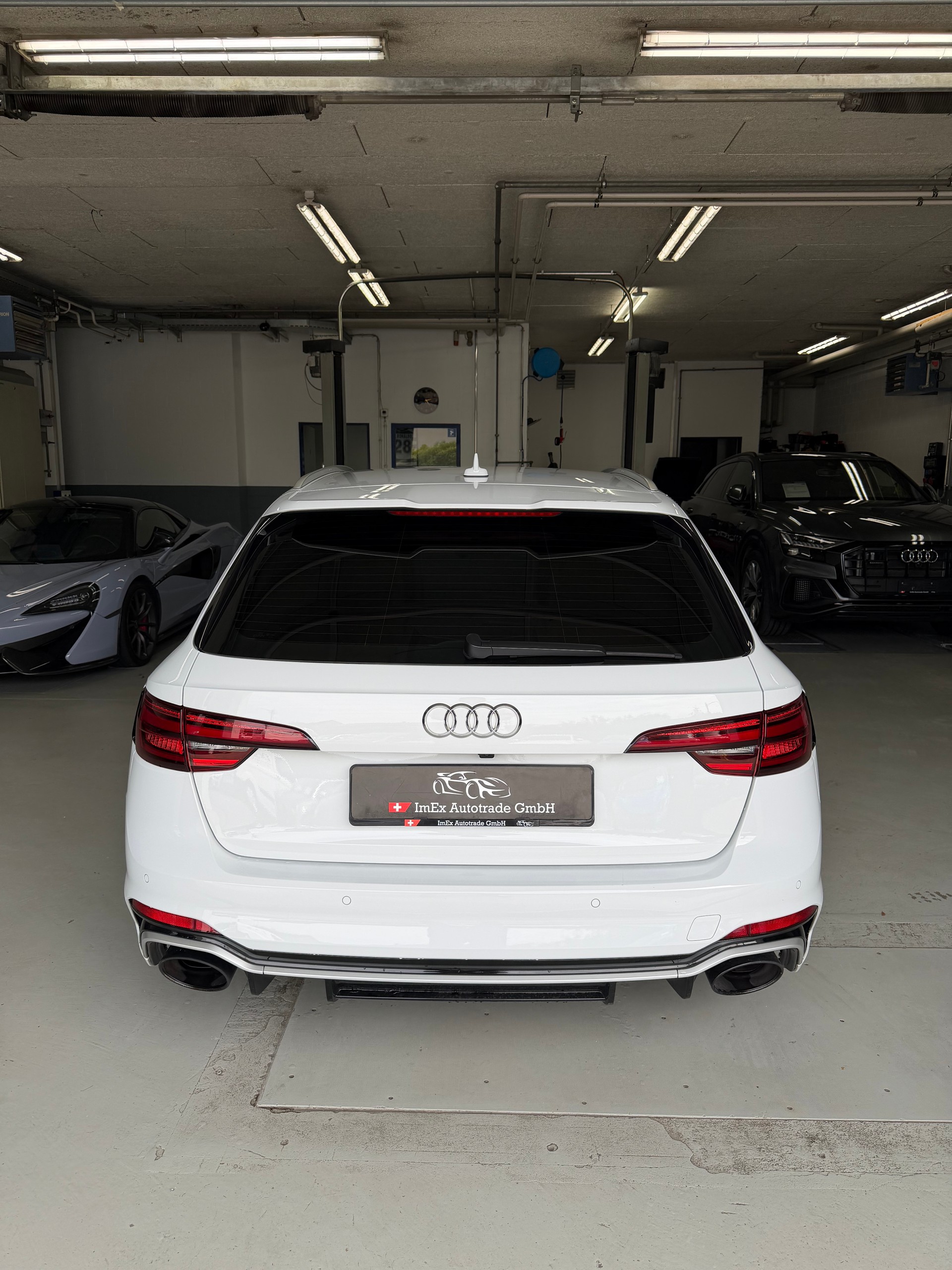 AUDI RS4 Avant 2.9 TFSI quattro *B&O*Sitzlüftung*RS-Abgasanlage-image-3