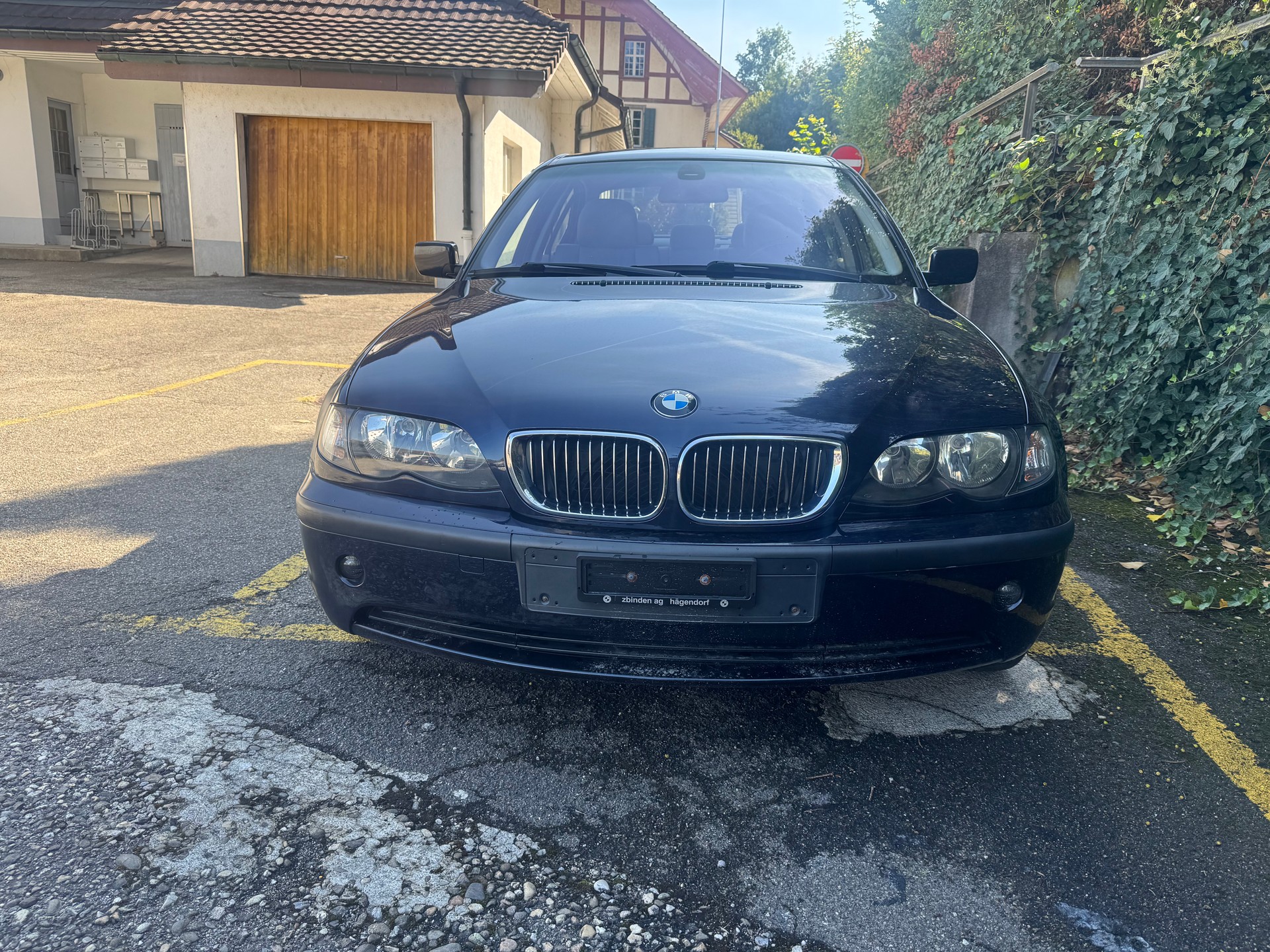 BMW 325xi-image-0