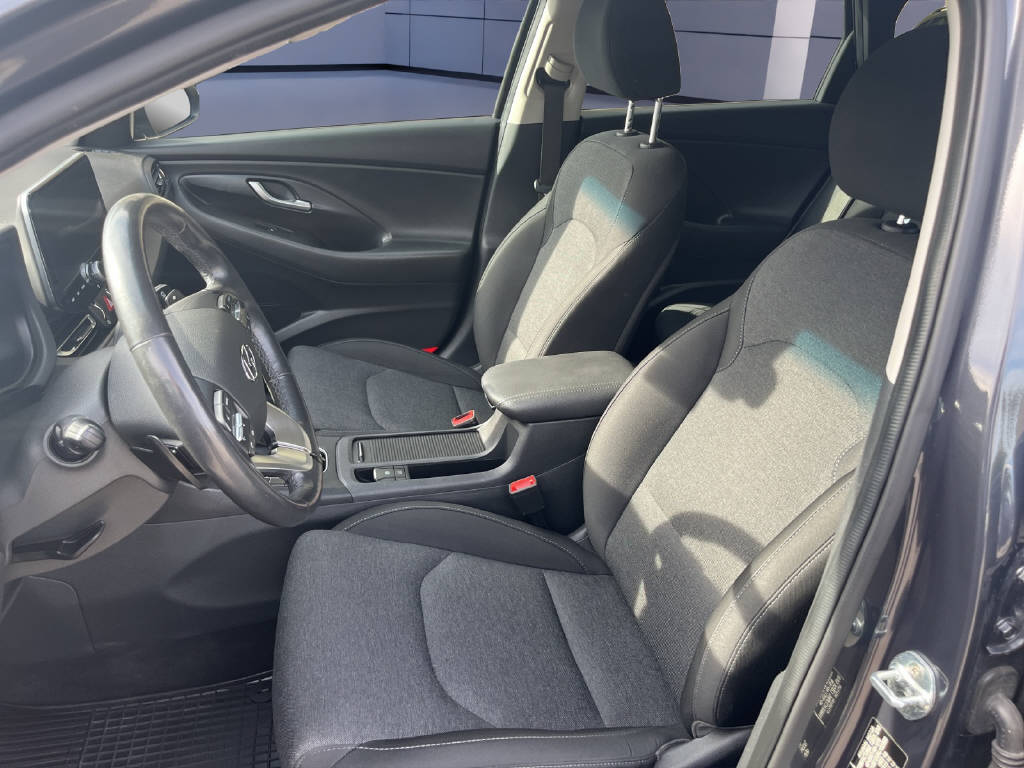 HYUNDAI i30 Wagon 1.5 T-GDi Amplia-image-9