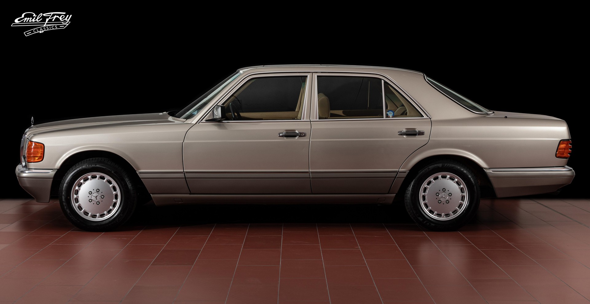 MERCEDES-BENZ SE W126-image-1