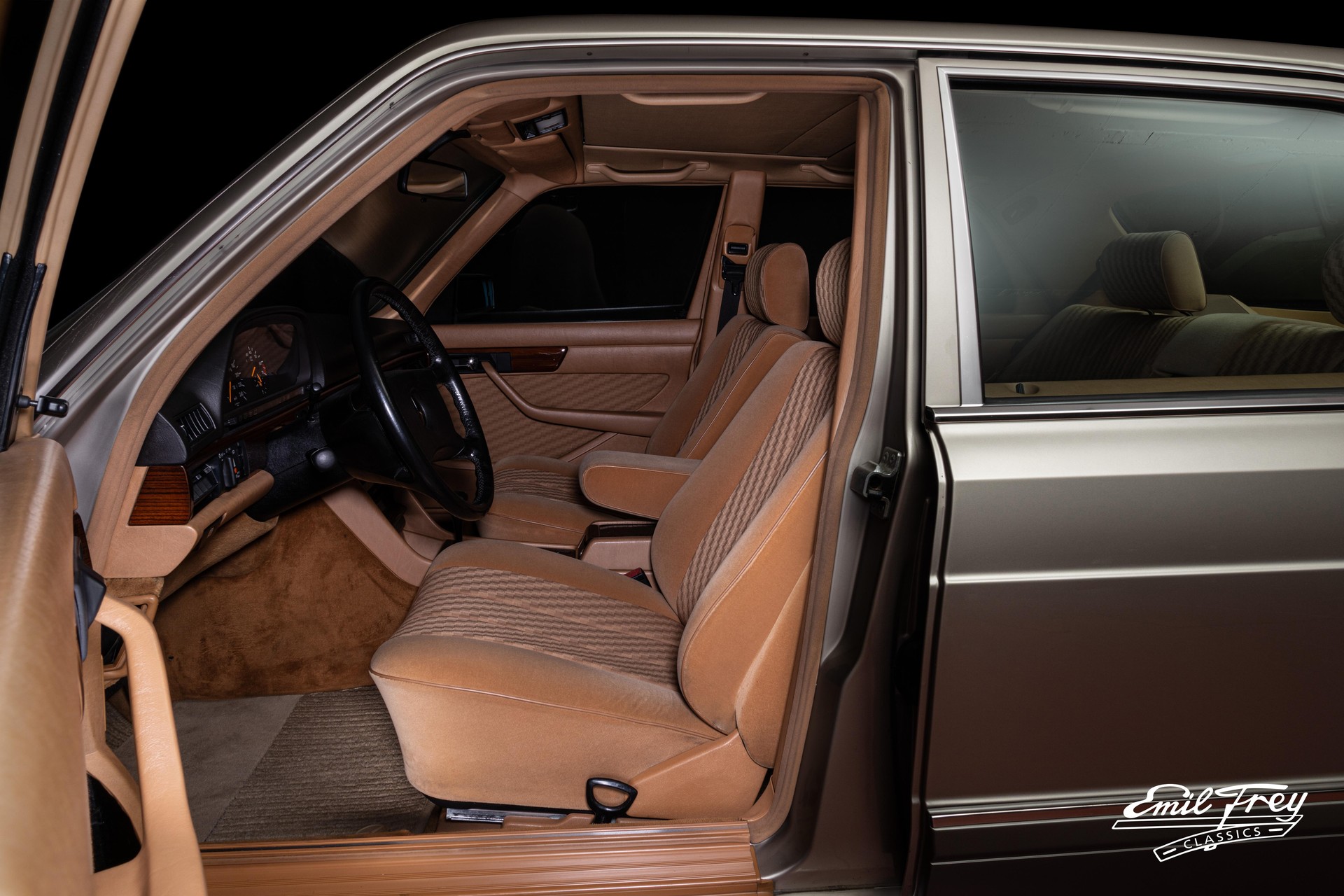 MERCEDES-BENZ SE W126-image-7