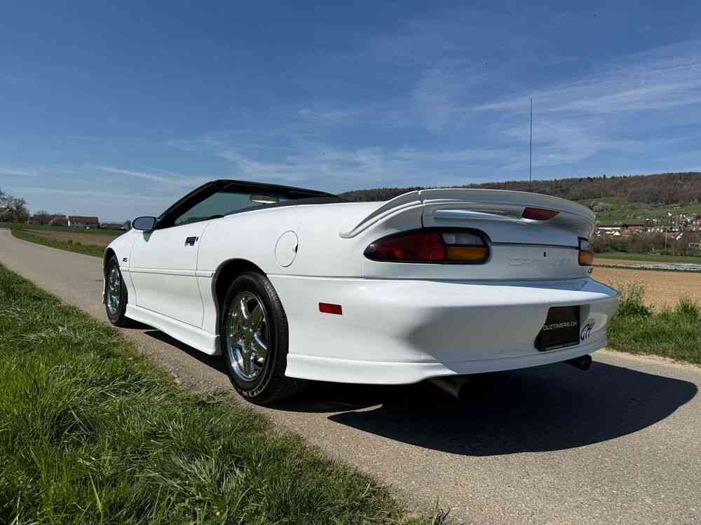 CHEVROLET Camaro RS-image-1