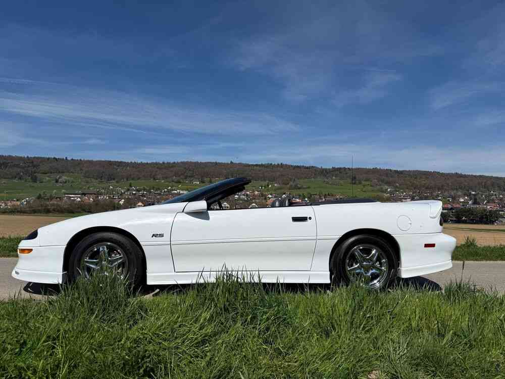 CHEVROLET Camaro RS-image-2