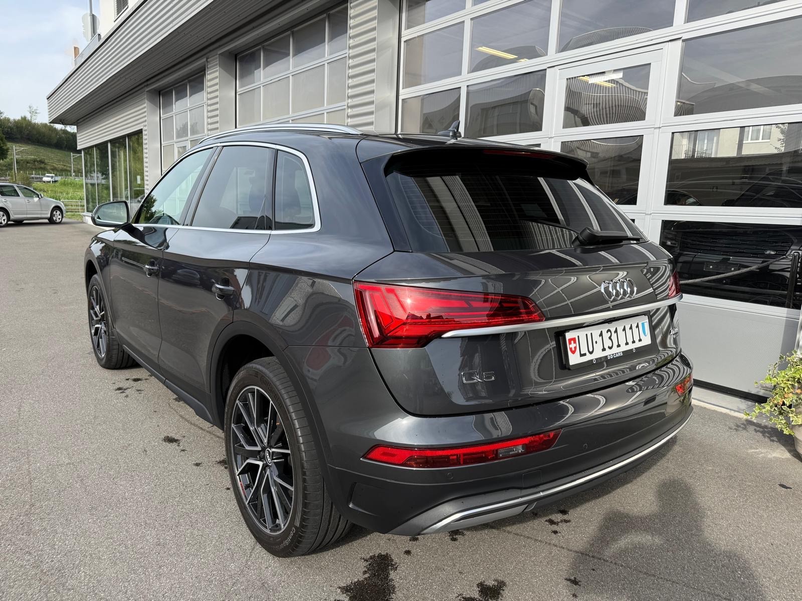 AUDI Q5 40 TDI S-line quattro S-tronic-image-1