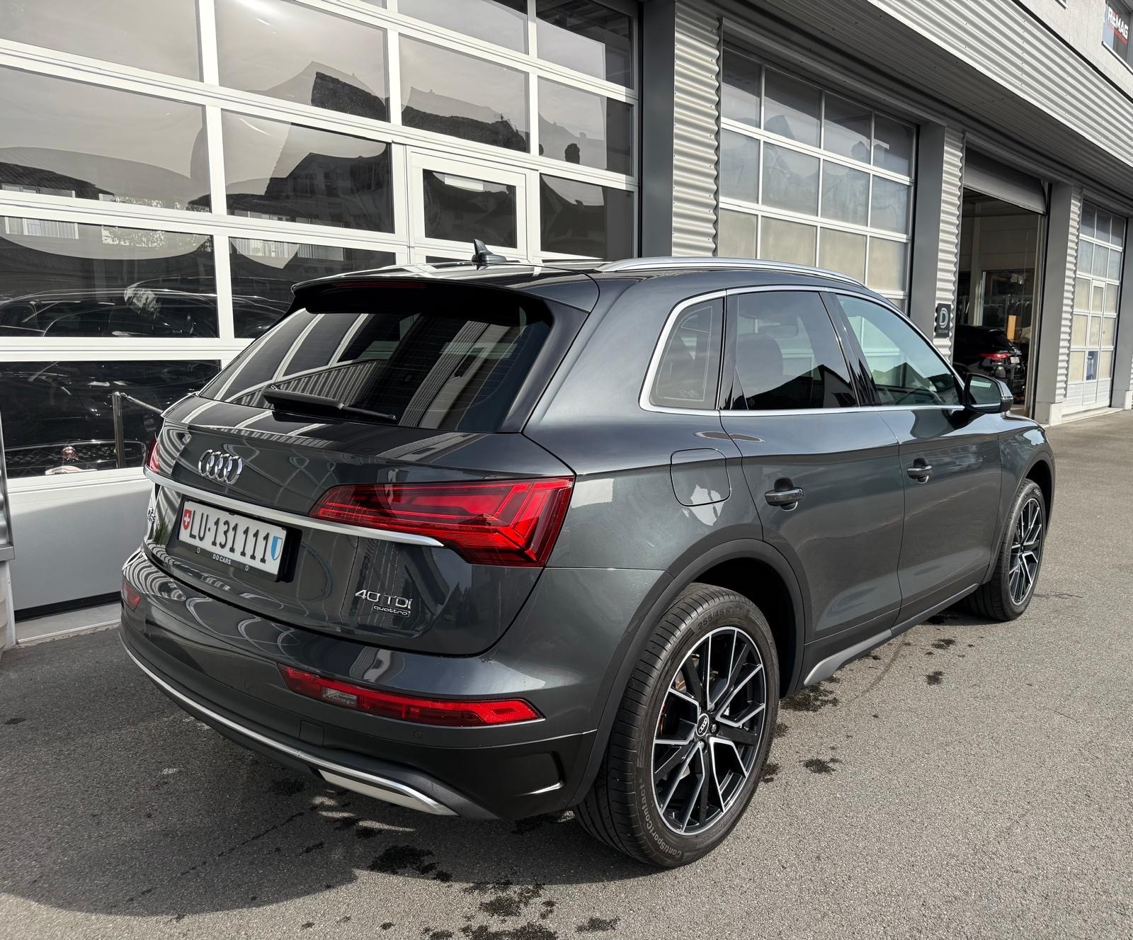 AUDI Q5 40 TDI S-line quattro S-tronic-image-6
