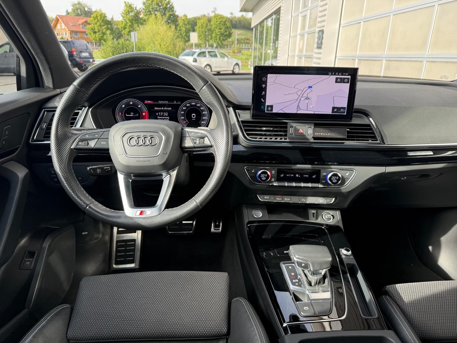AUDI Q5 40 TDI S-line quattro S-tronic-image-8