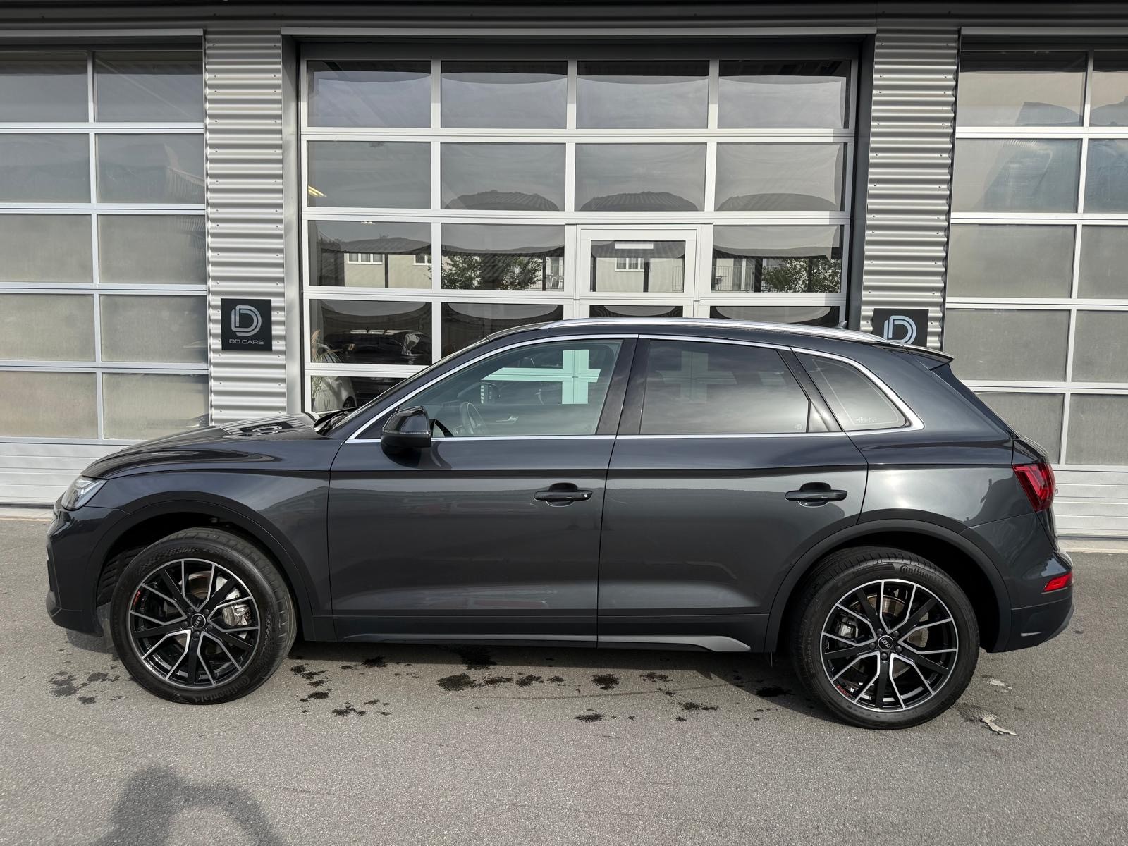 AUDI Q5 40 TDI S-line quattro S-tronic-image-2