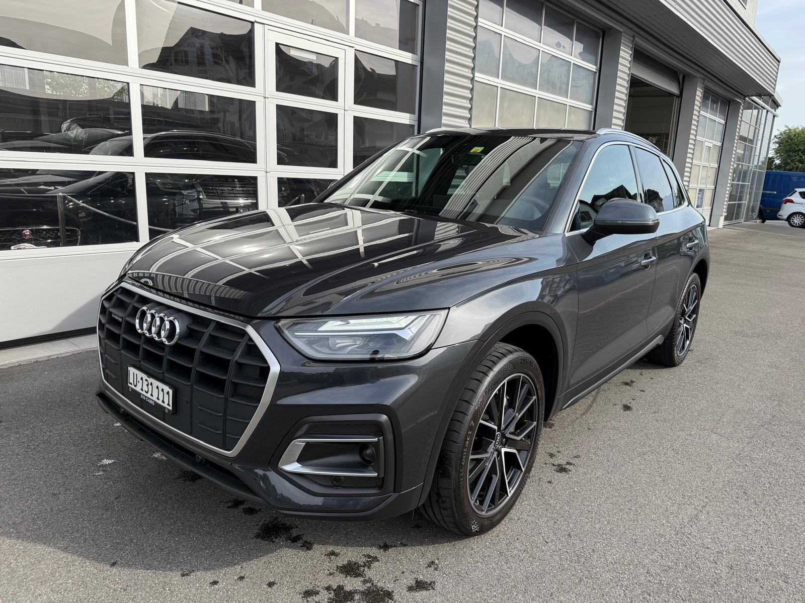 AUDI Q5 40 TDI S-line quattro S-tronic-image-4