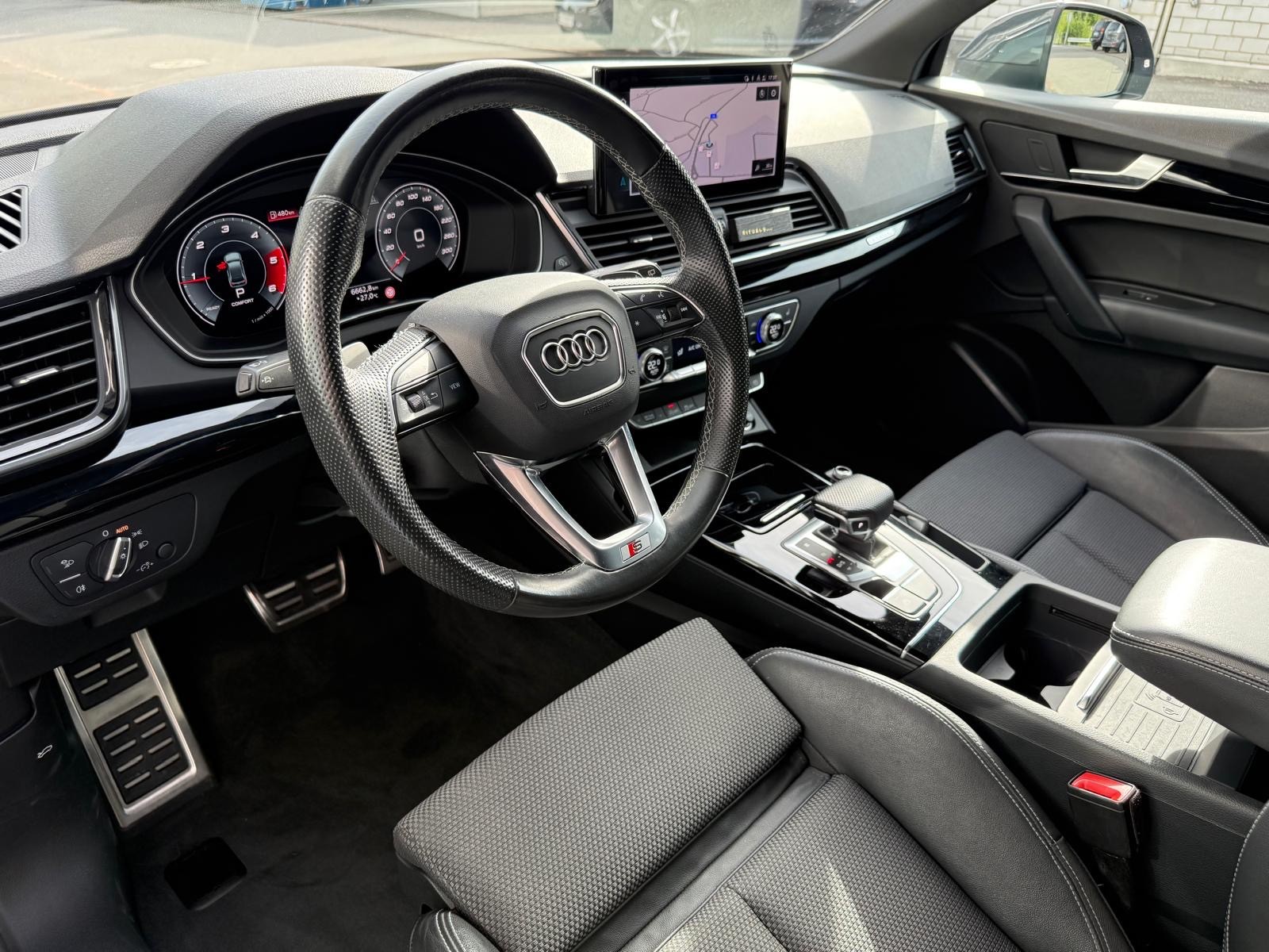 AUDI Q5 40 TDI S-line quattro S-tronic-image-10