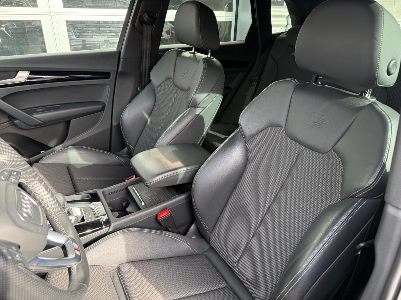 AUDI Q5 40 TDI S-line quattro S-tronic-image-9