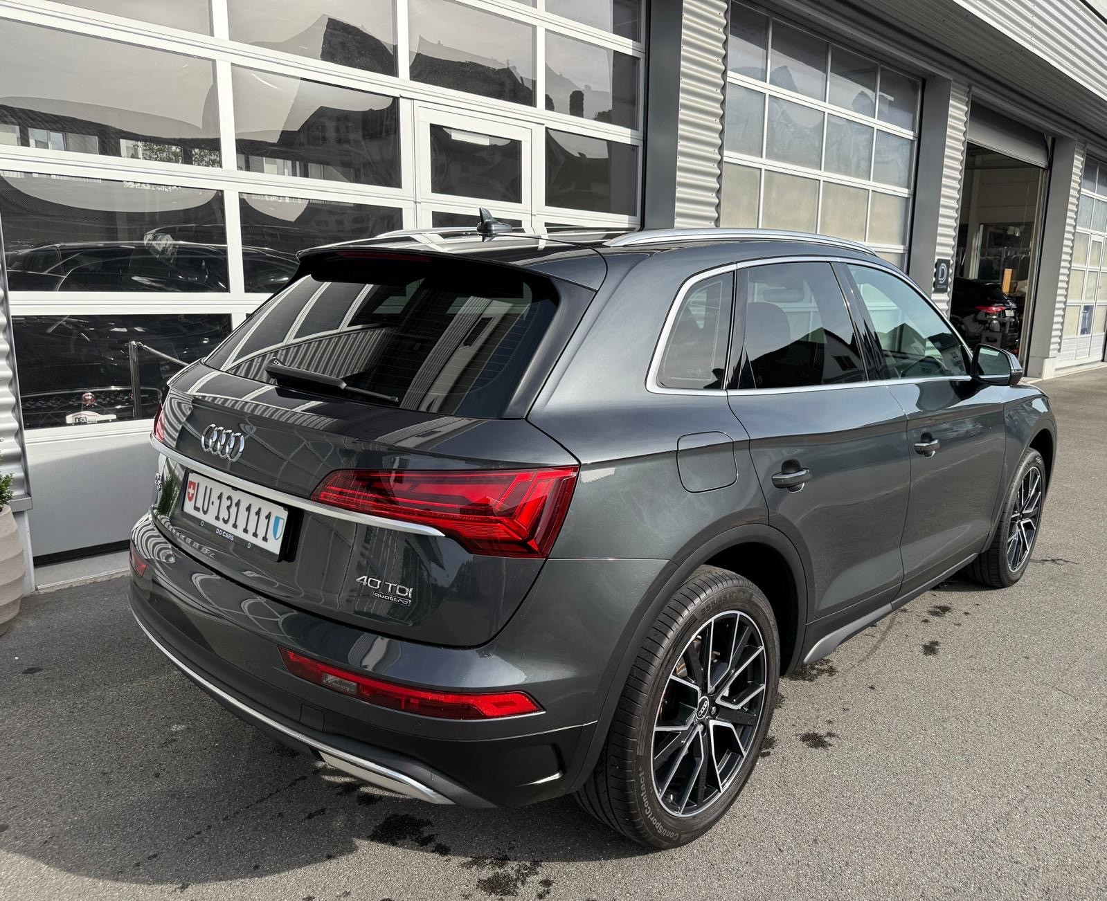 AUDI Q5 40 TDI S-line quattro S-tronic-image-5