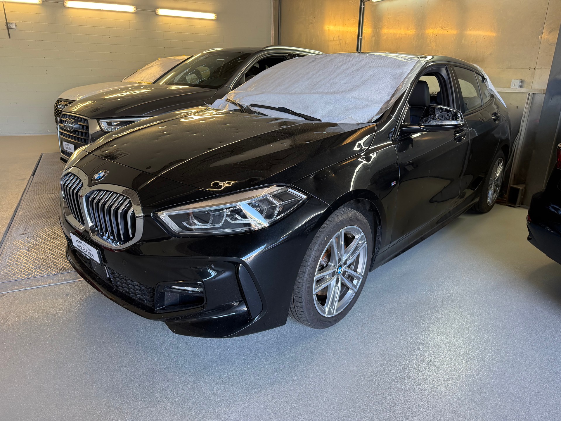 BMW 116d Steptronic M Sport-showroom-element-1