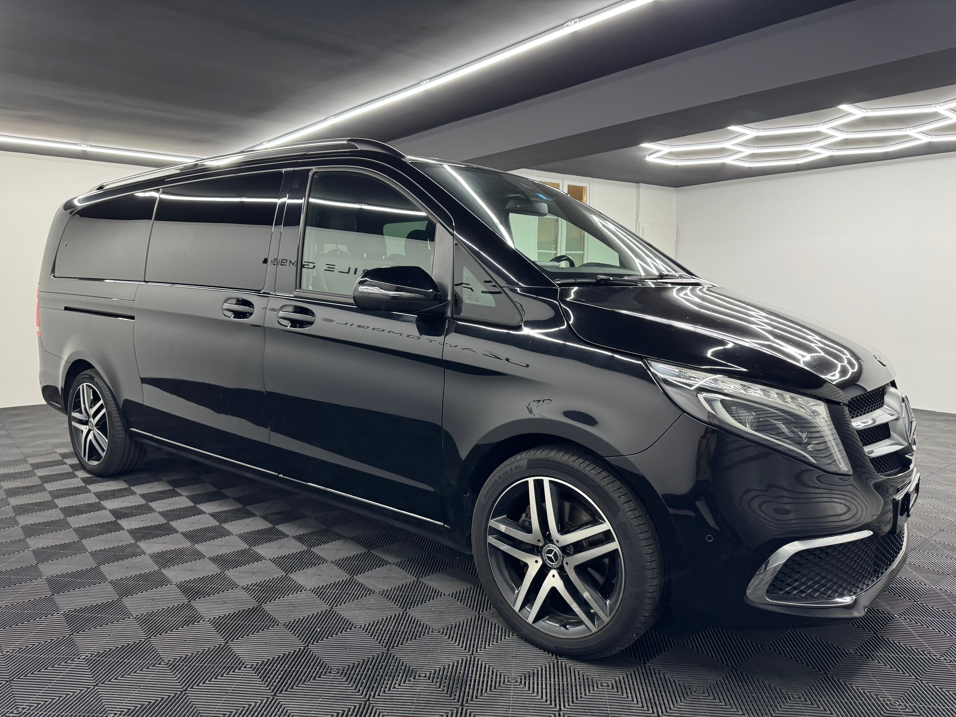 MERCEDES-BENZ V 300 d extralang Avantgarde 4Matic 9G-Tronic-image-7