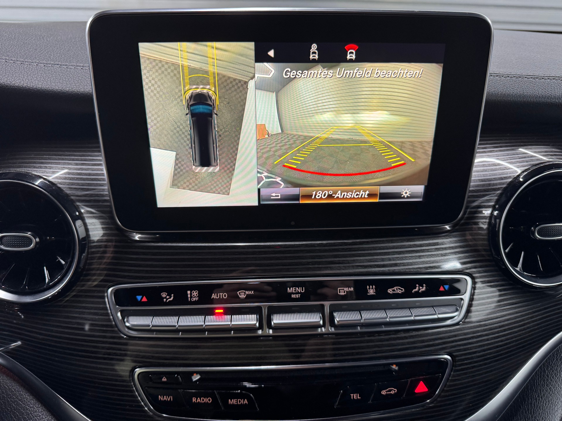 MERCEDES-BENZ V 300 d extralang Avantgarde 4Matic 9G-Tronic-image-27