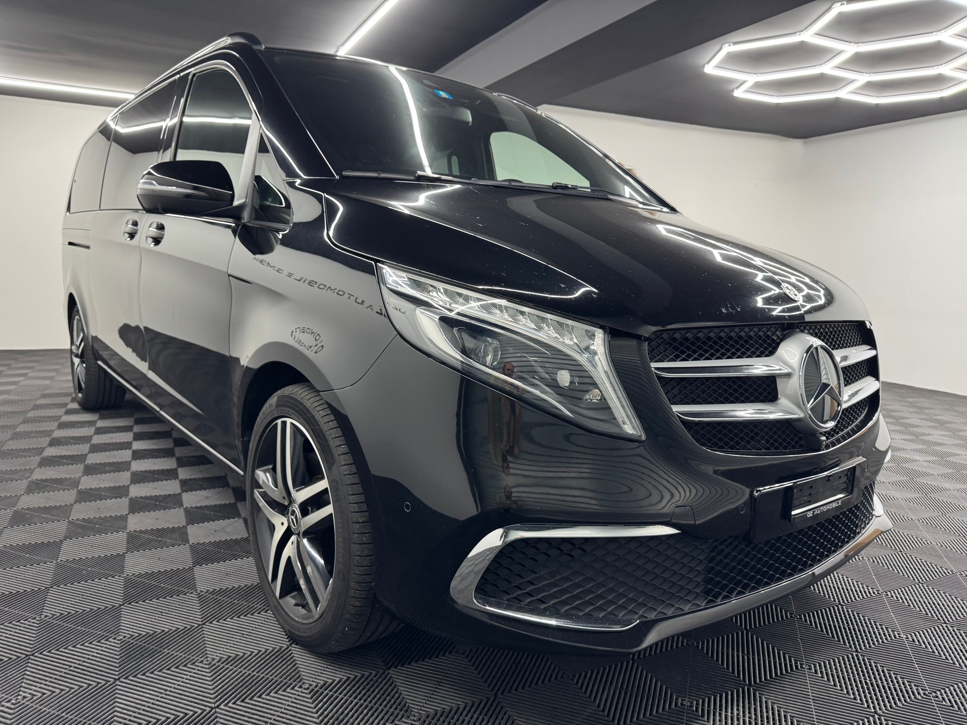 MERCEDES-BENZ V 300 d extralang Avantgarde 4Matic 9G-Tronic-image-8