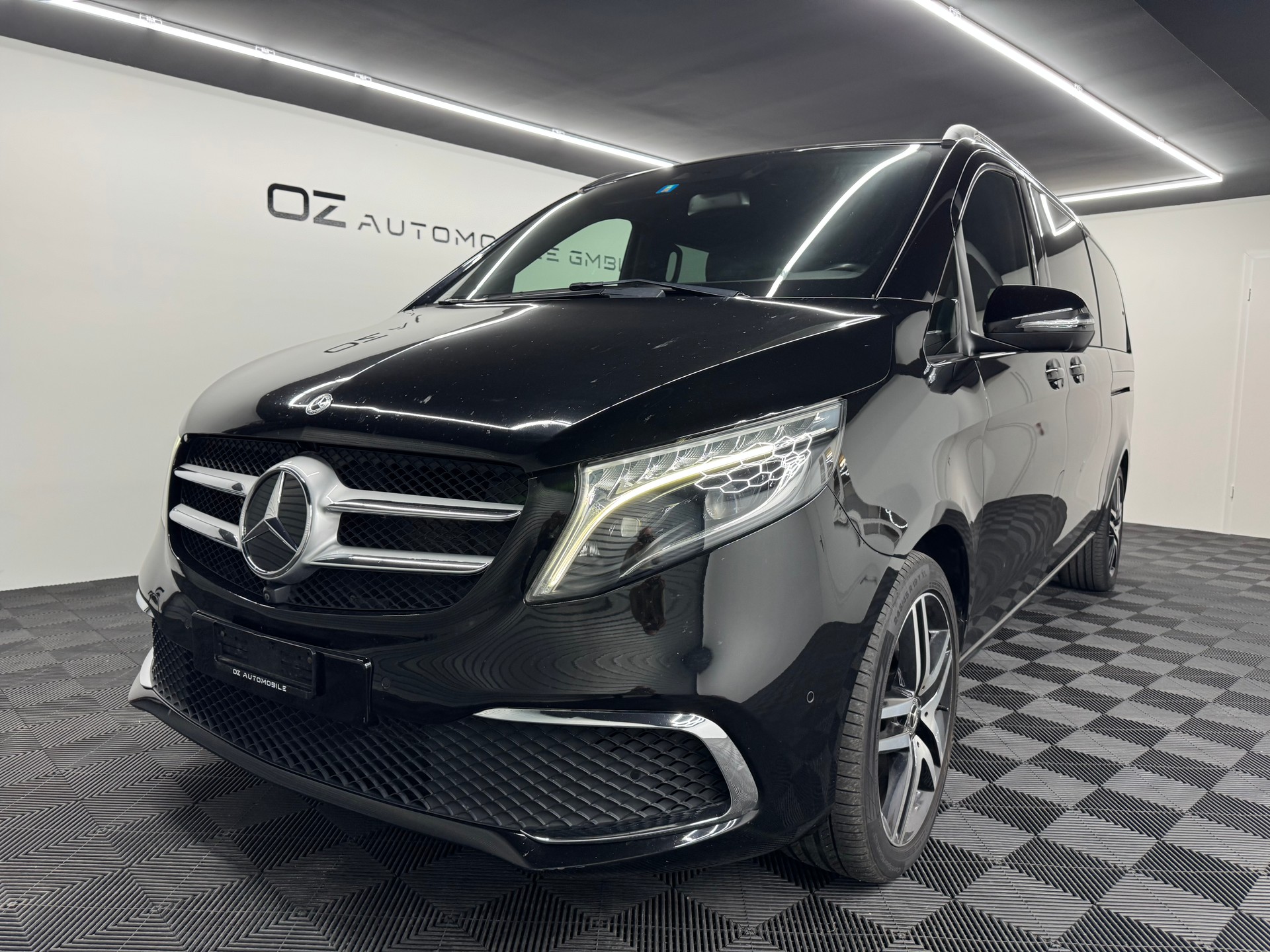 MERCEDES-BENZ V 300 d extralang Avantgarde 4Matic 9G-Tronic-showroom-element-1