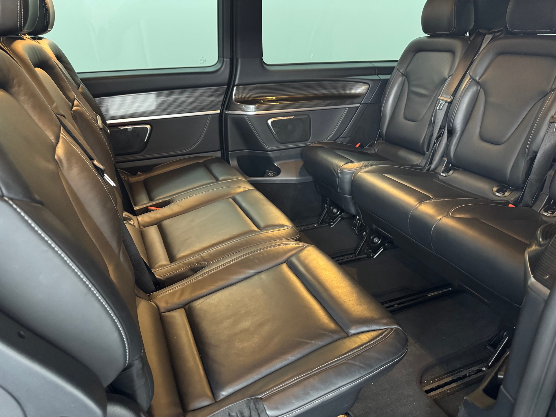 MERCEDES-BENZ V 300 d extralang Avantgarde 4Matic 9G-Tronic-image-19