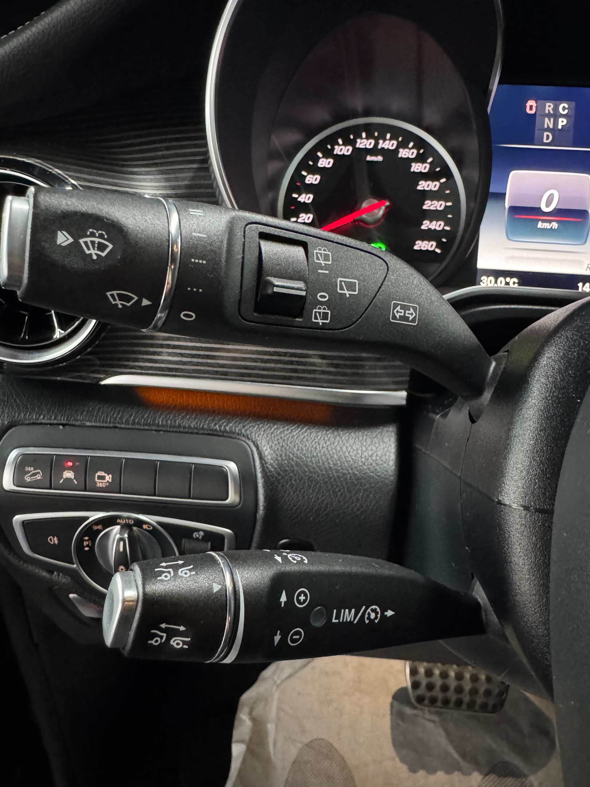 MERCEDES-BENZ V 300 d extralang Avantgarde 4Matic 9G-Tronic-image-25