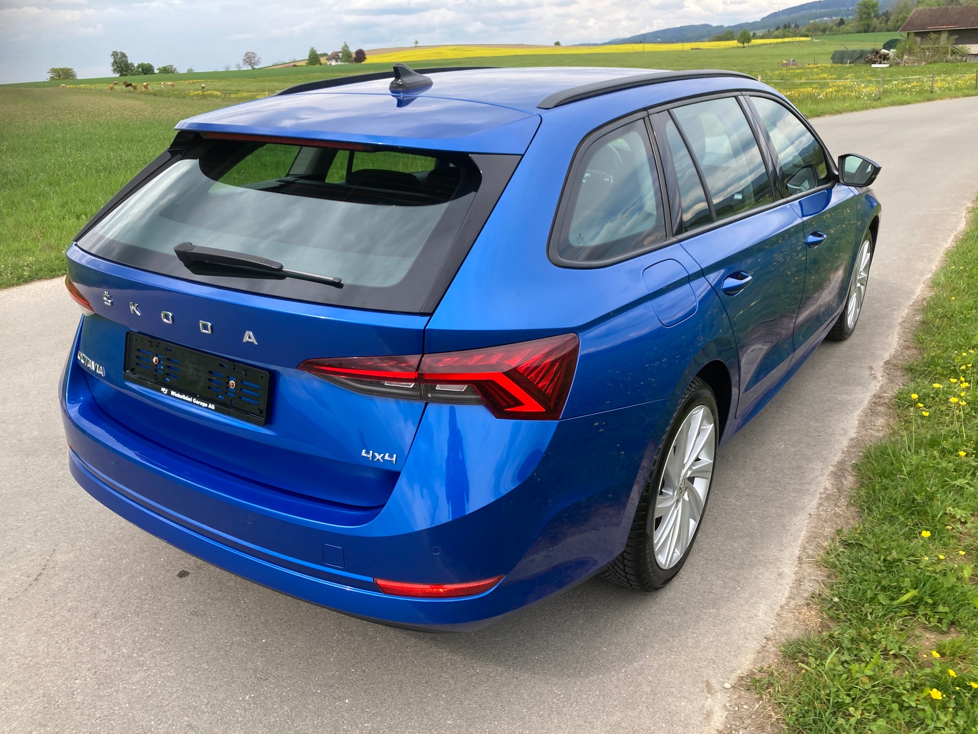 SKODA Octavia Combi 2.0 TDI DSG Style 4x4-image-2