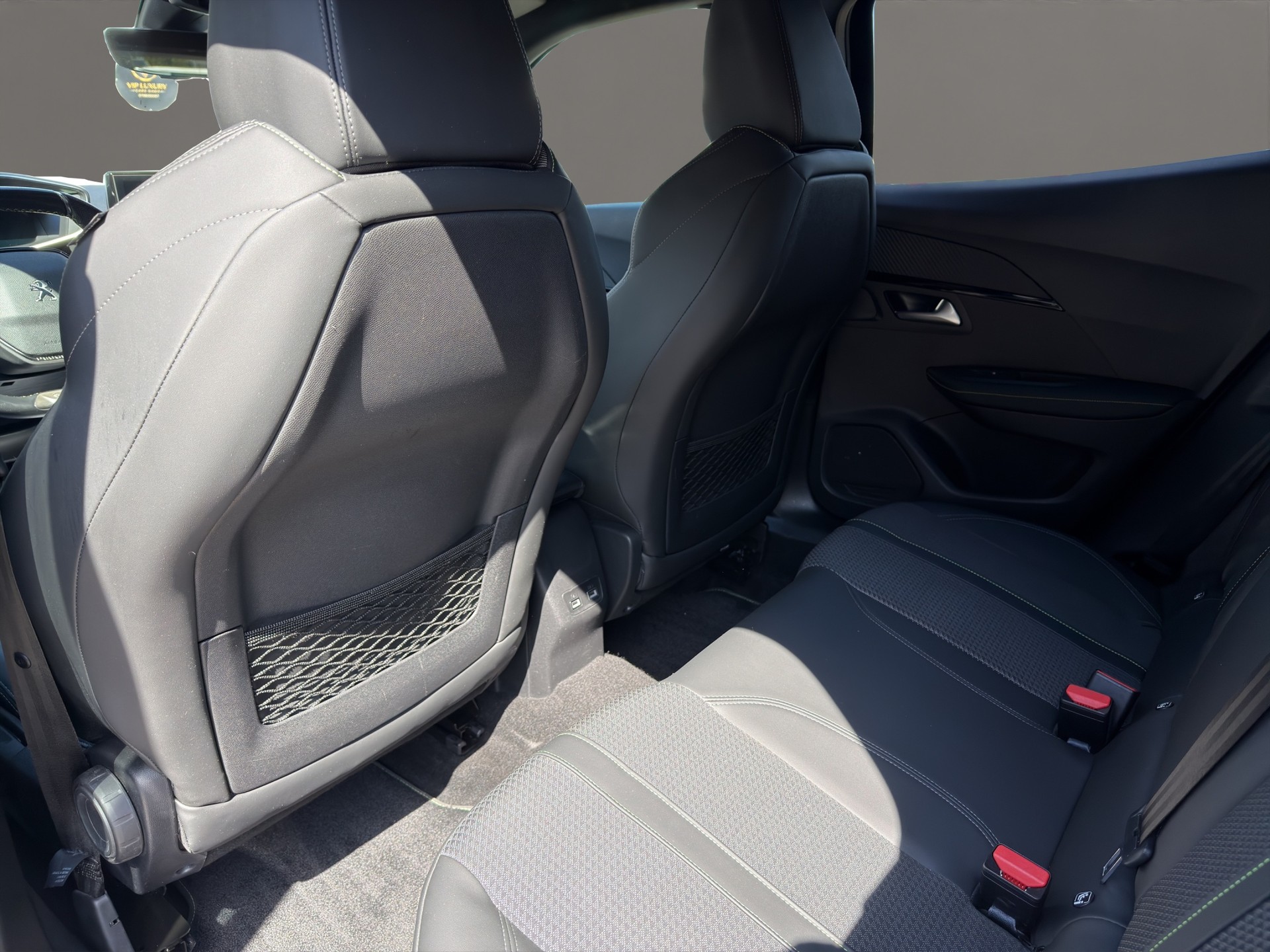 PEUGEOT 2008 1.5 BlueHDi GT EAT8-image-11