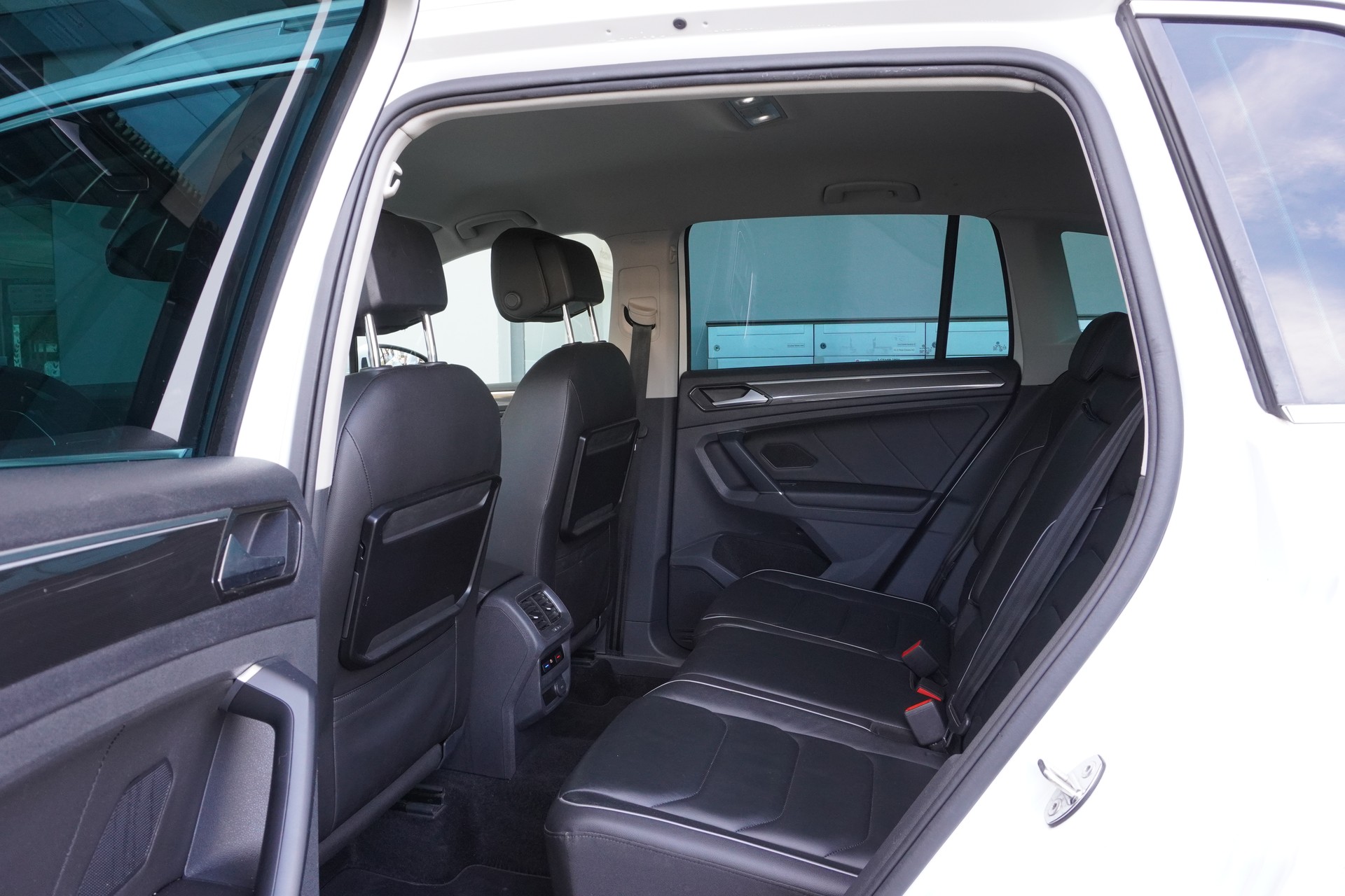 VW Tiguan 2.0 TDI SCR Highline 4Motion DSG-image-14