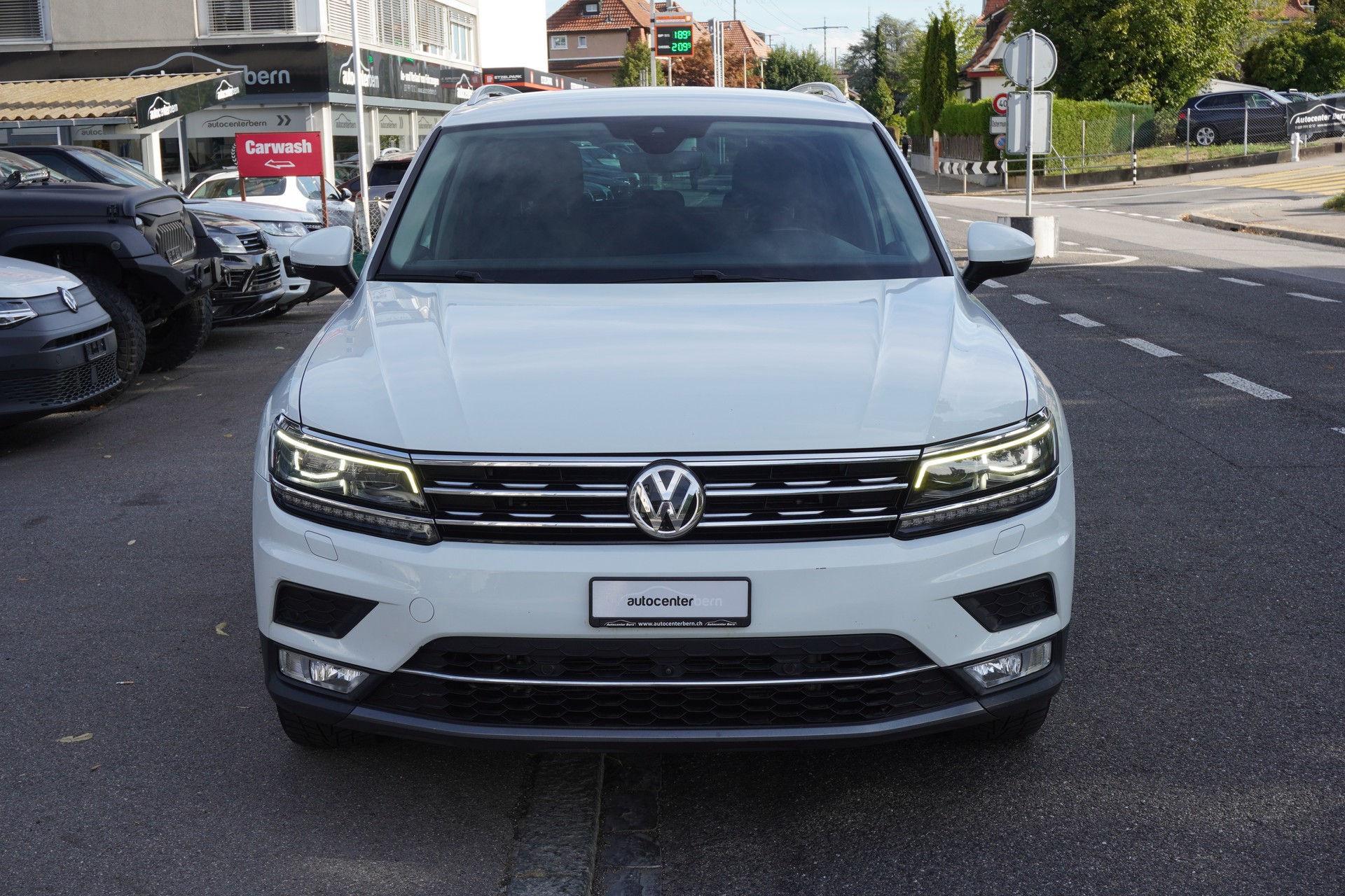VW Tiguan 2.0 TDI SCR Highline 4Motion DSG-image-1
