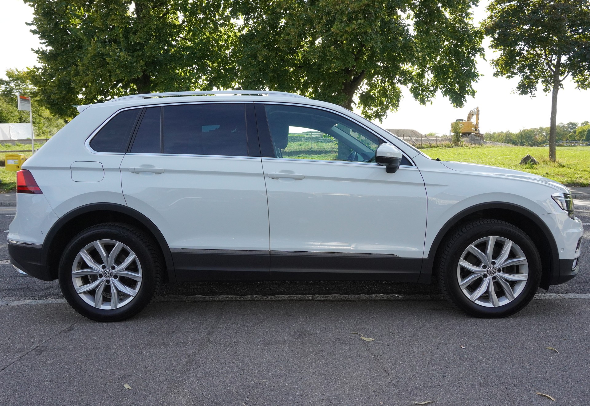 VW Tiguan 2.0 TDI SCR Highline 4Motion DSG-image-3