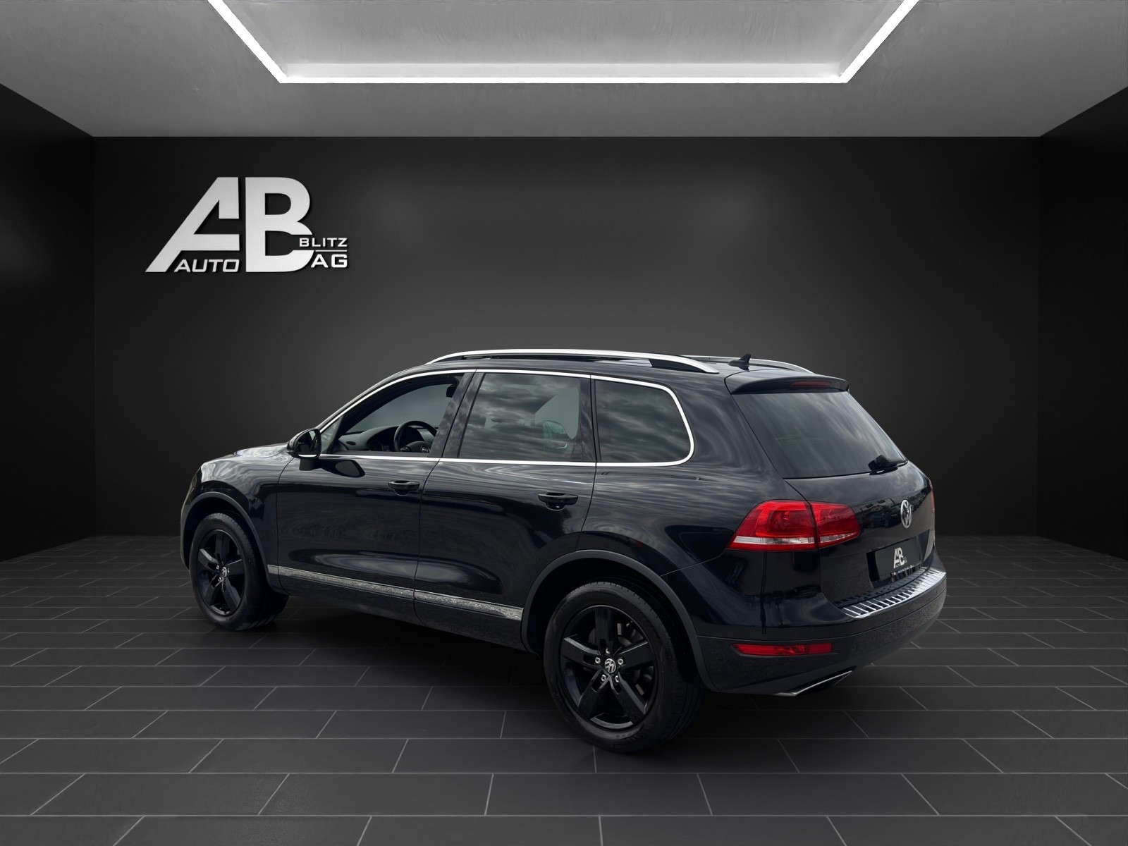 VW Touareg 3.0 TDI BlueMotion Technology Tiptronic mit 240 PS-image-2