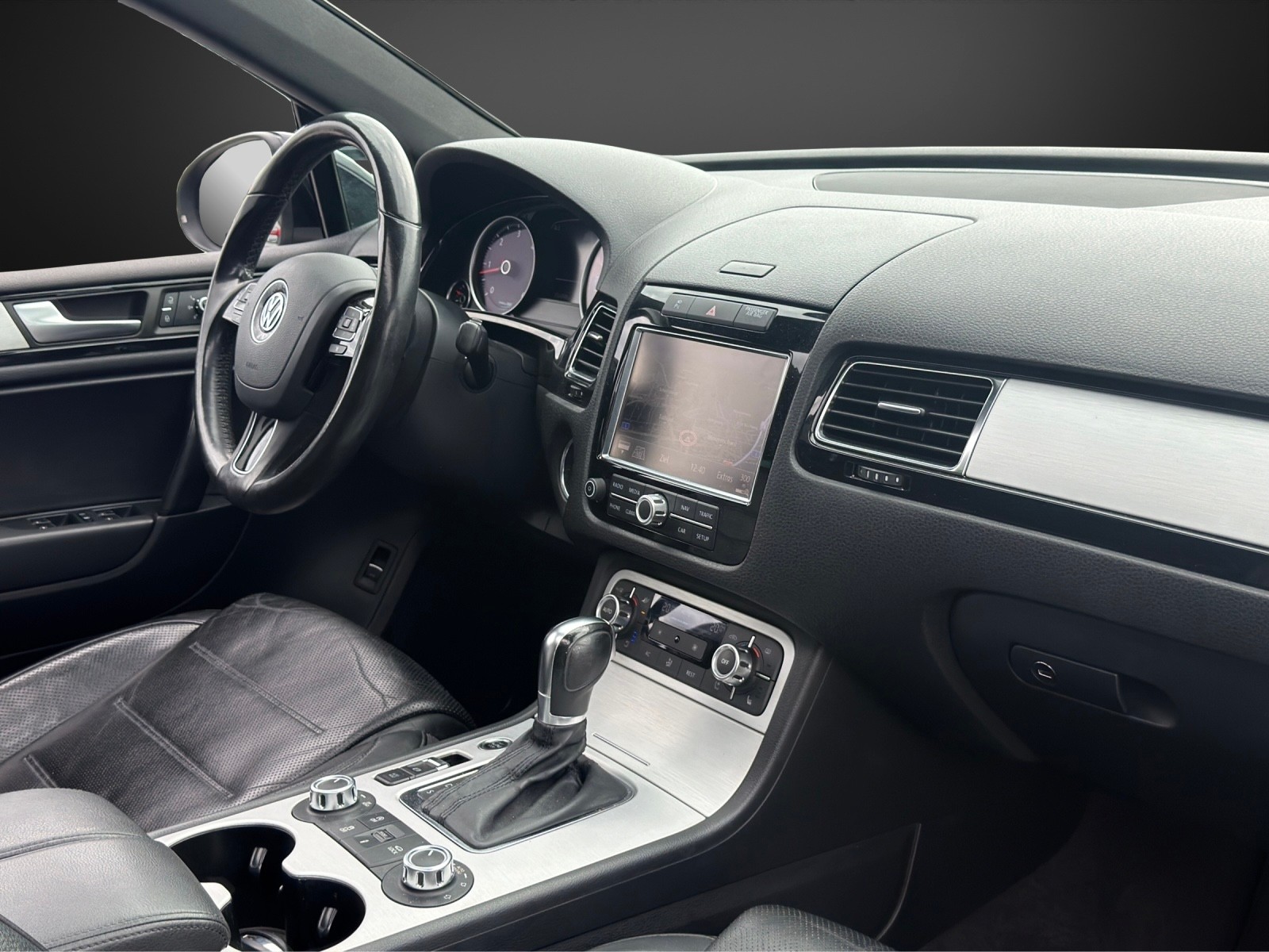 VW Touareg 3.0 TDI BlueMotion Technology Tiptronic mit 240 PS-image-9
