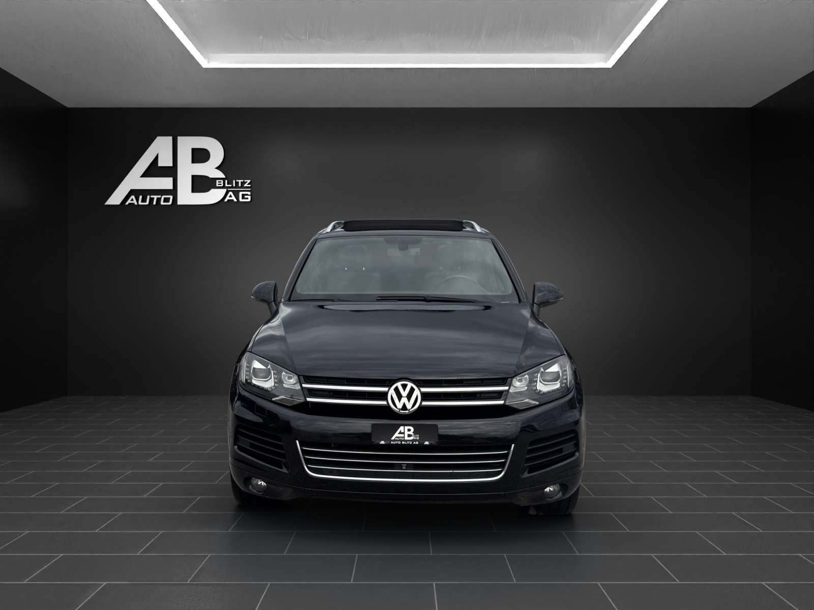 VW Touareg 3.0 TDI BlueMotion Technology Tiptronic mit 240 PS-image-0
