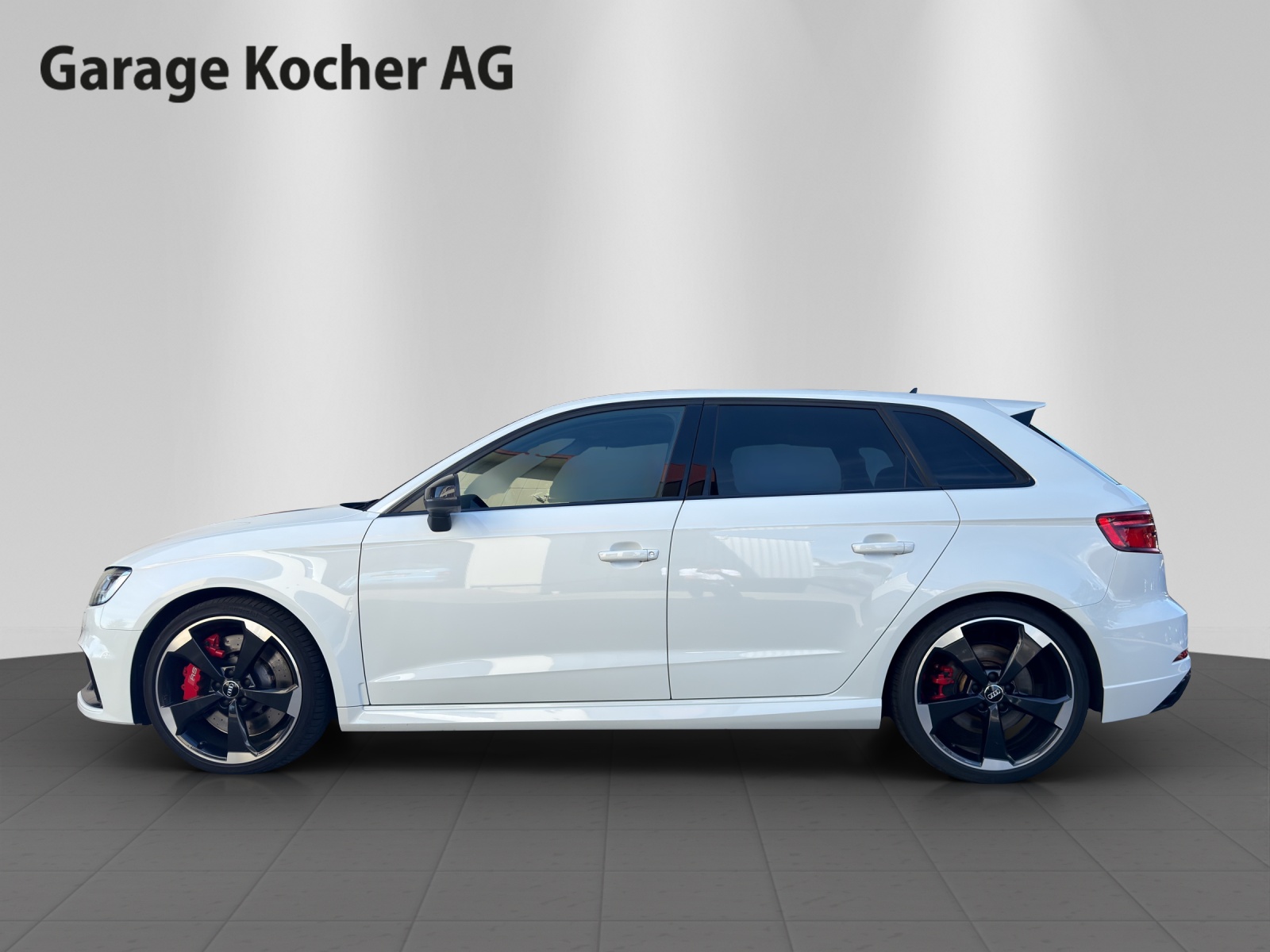 AUDI RS3 Sportback 2.5 TSI quattro S-tronic-image-2