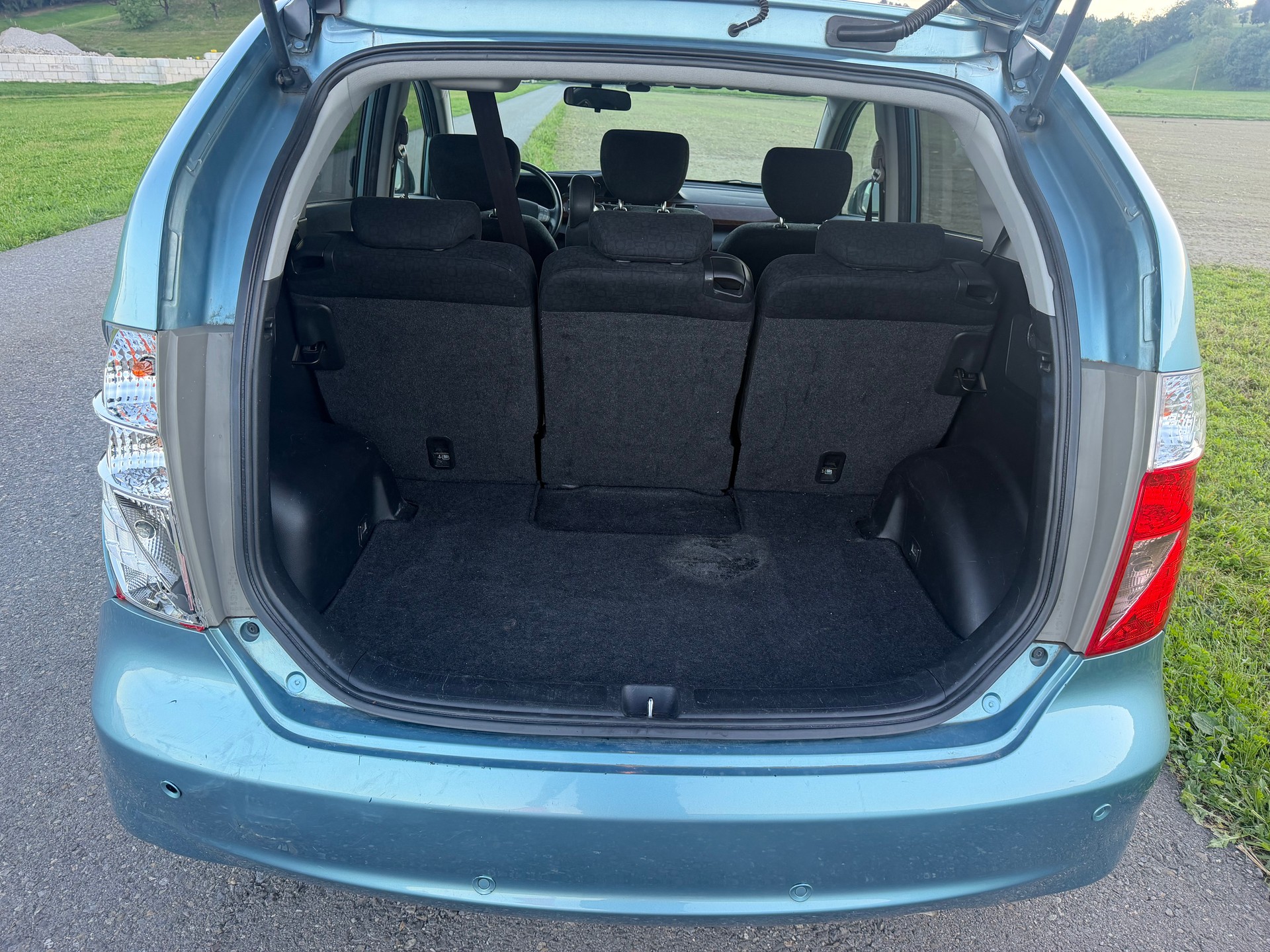 HONDA FR-V 2.0 Executive-image-14