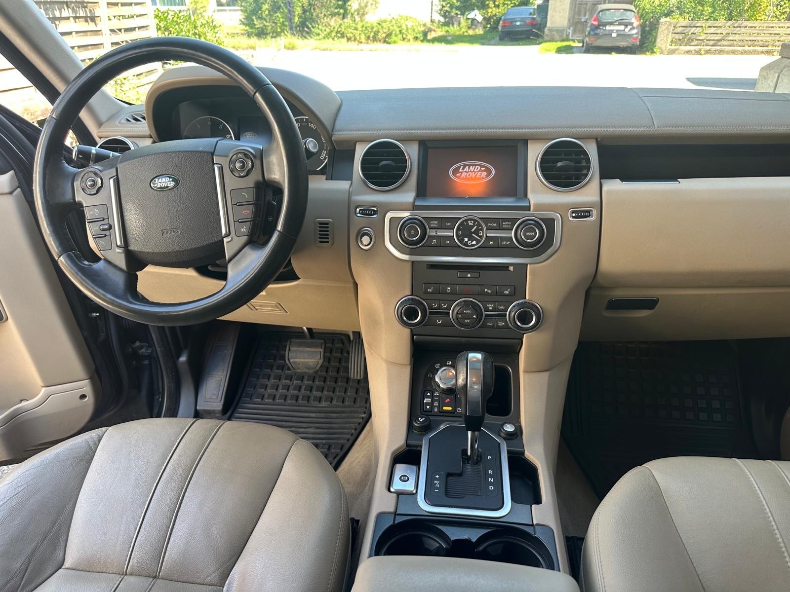 LAND ROVER Discovery 5.0 V8 HSE Automatic-image-9