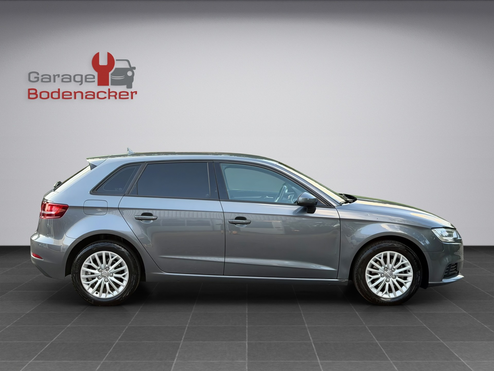 AUDI A3 Sportback 1.6 TDI-image-5