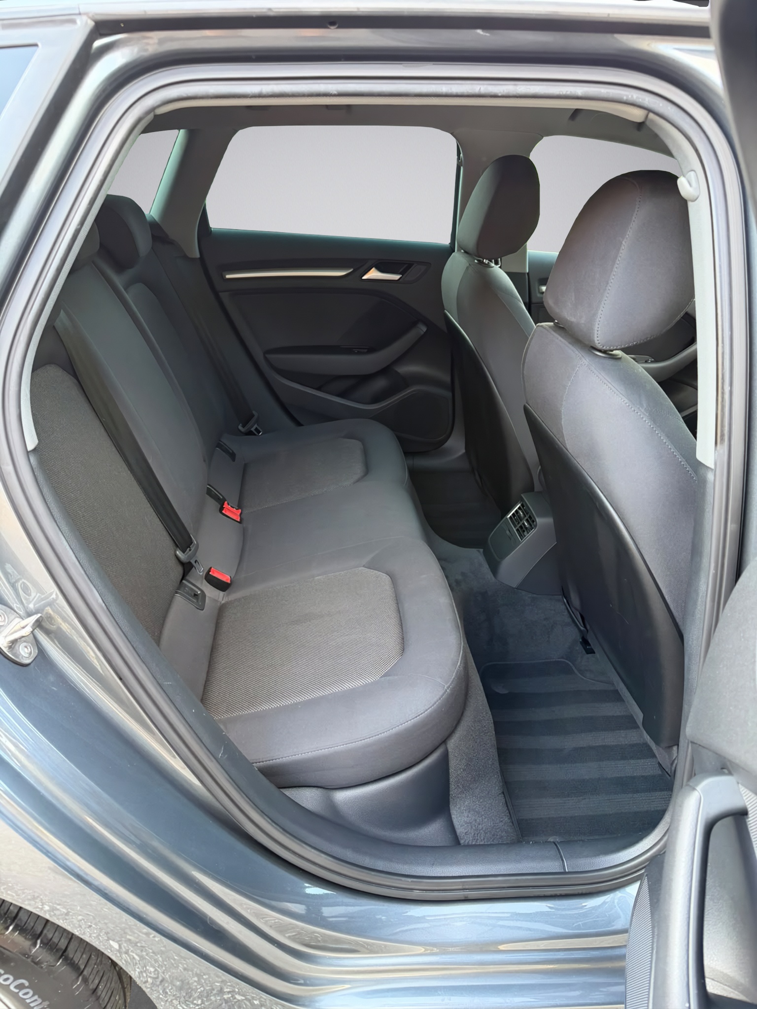 AUDI A3 Sportback 1.6 TDI-image-11