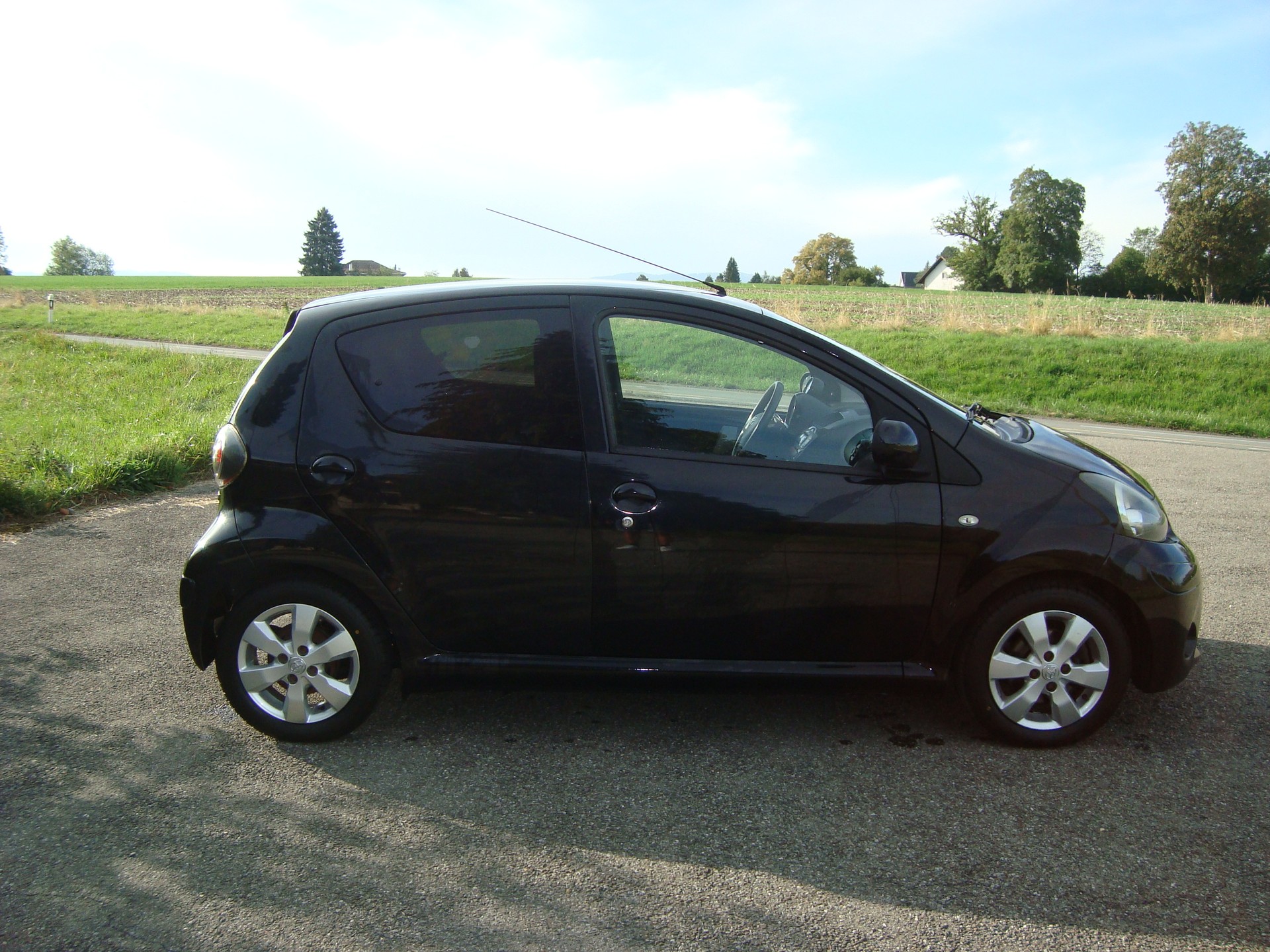 TOYOTA Aygo 1.0 VVT-i Luna-image-5