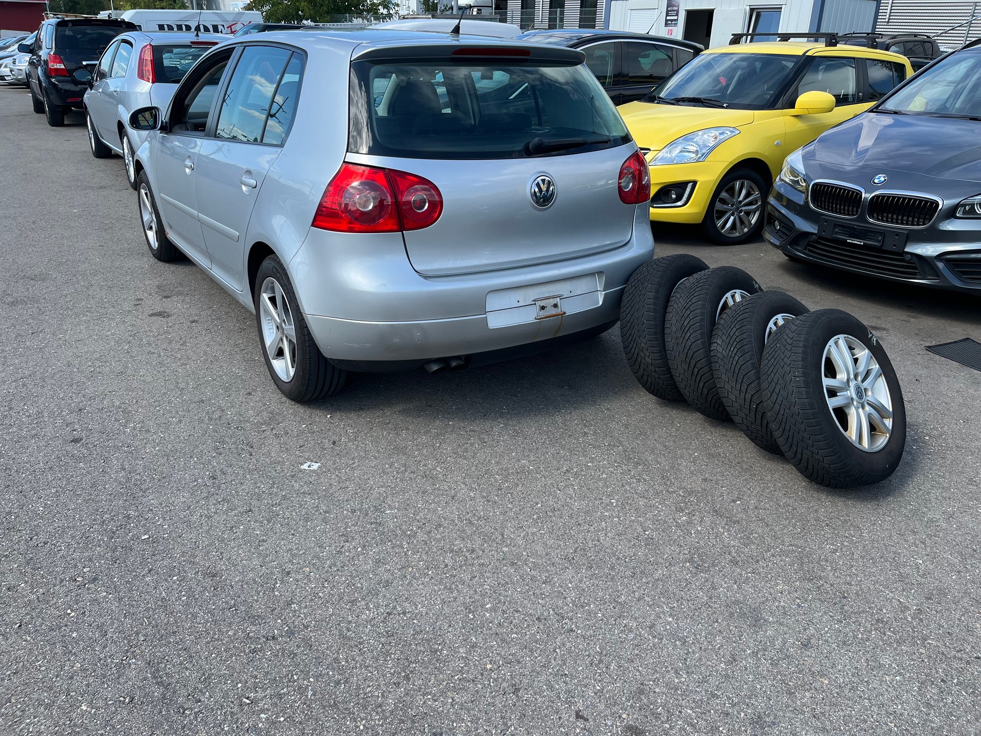 VW Golf 1.9 TDI Trendline 4Motion-image-3