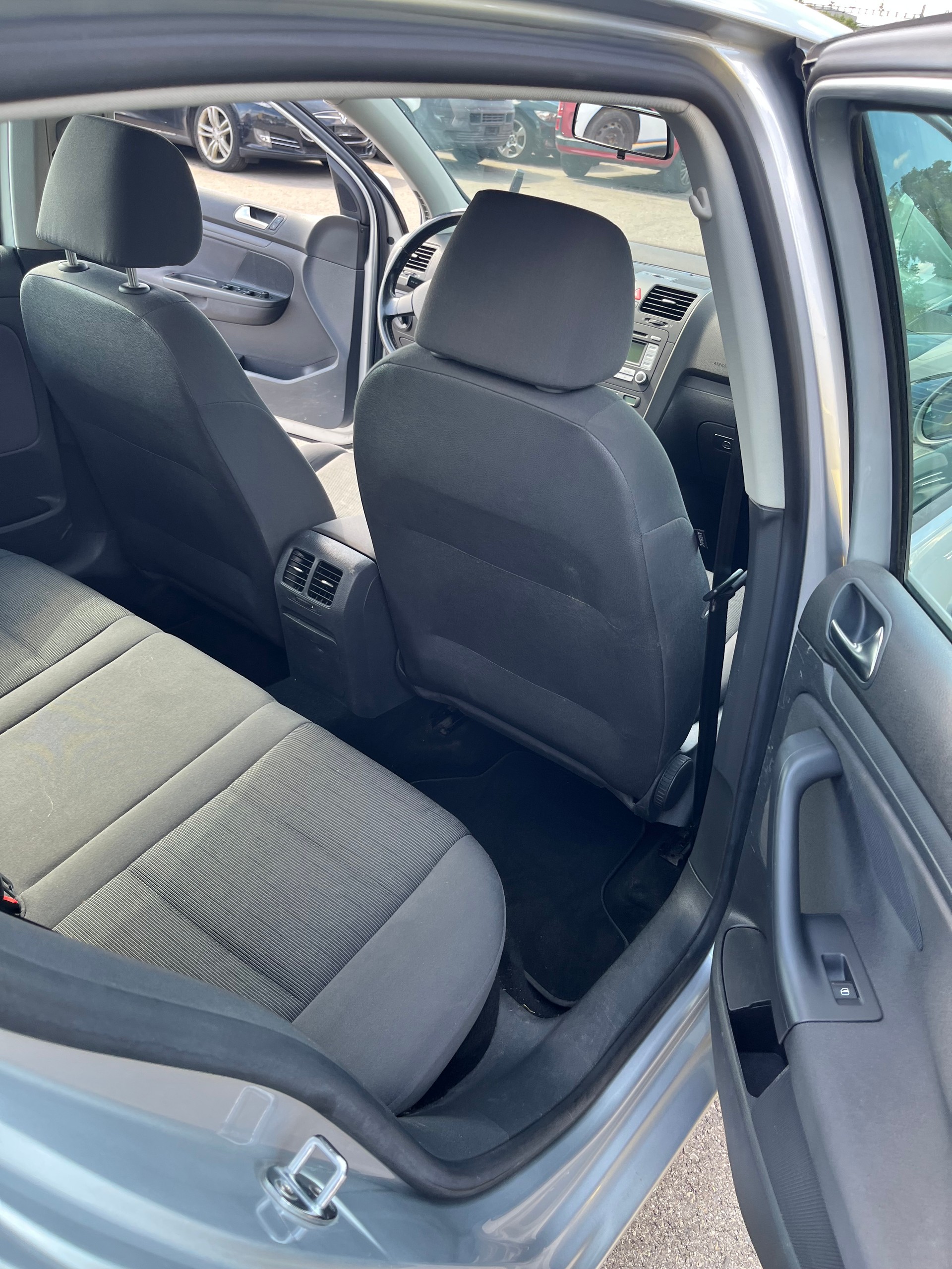 VW Golf 1.9 TDI Trendline 4Motion-image-7