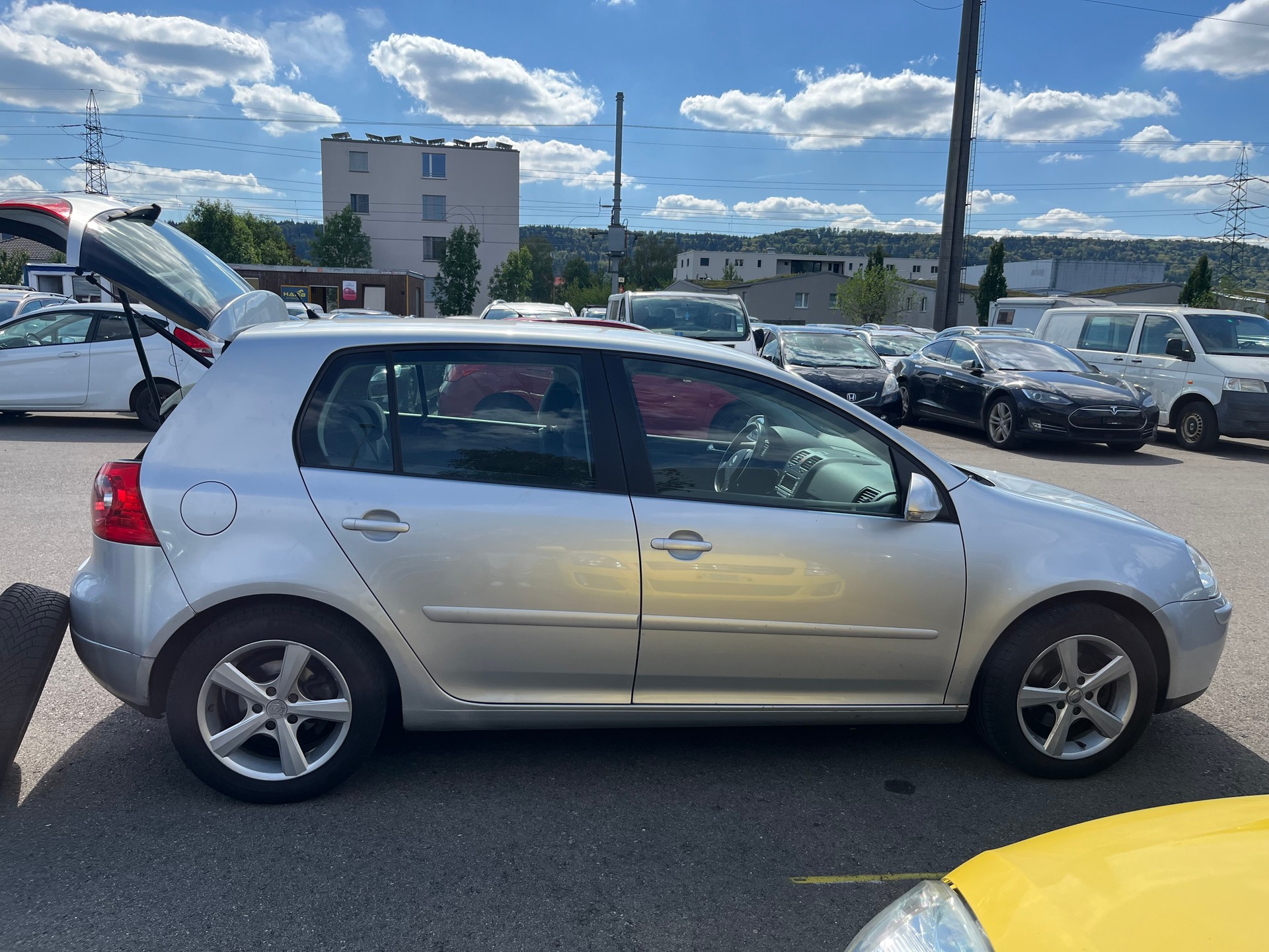 VW Golf 1.9 TDI Trendline 4Motion-image-1