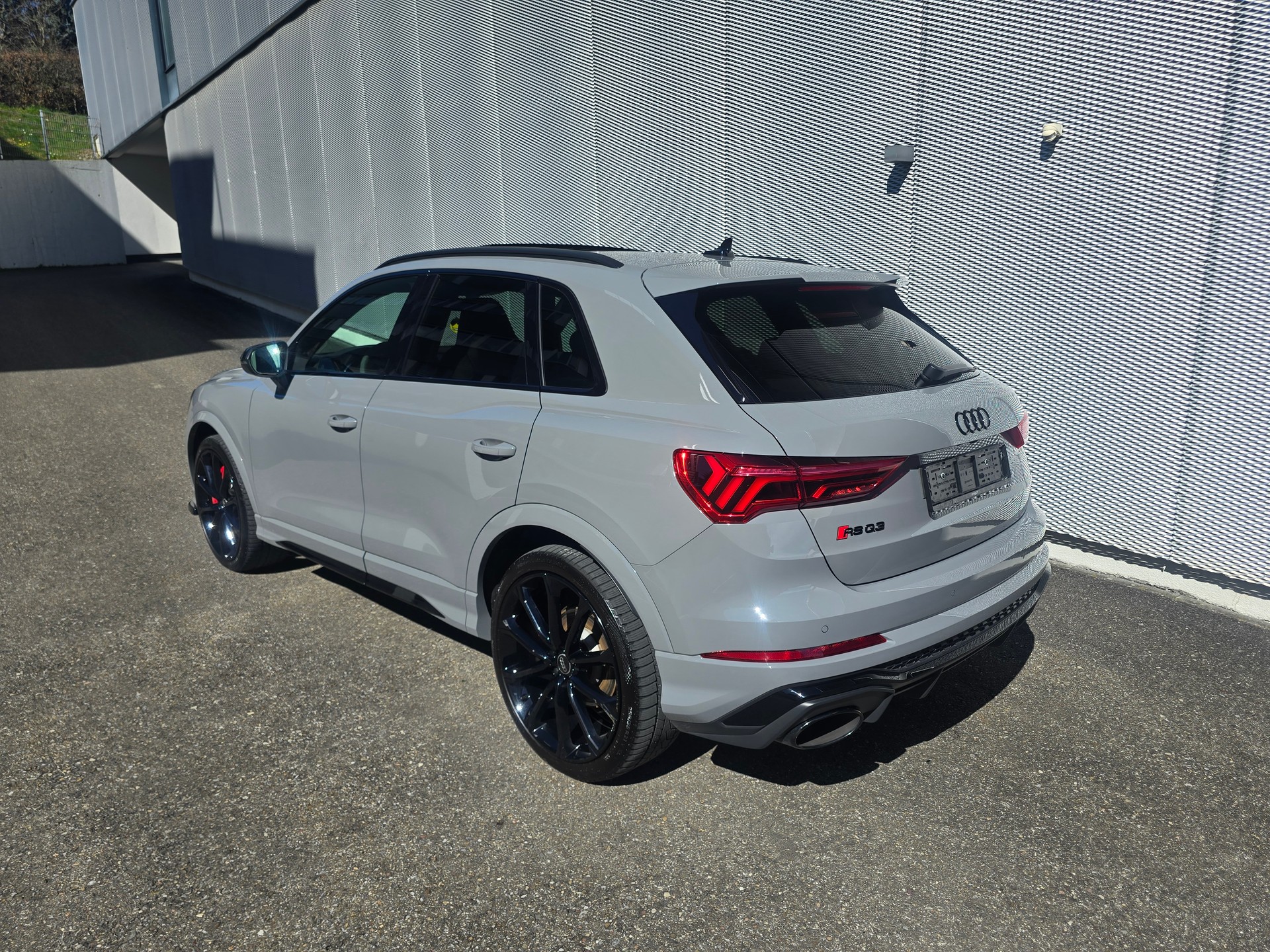 AUDI 2.5 TFSI quattro S-Tronic-image-2