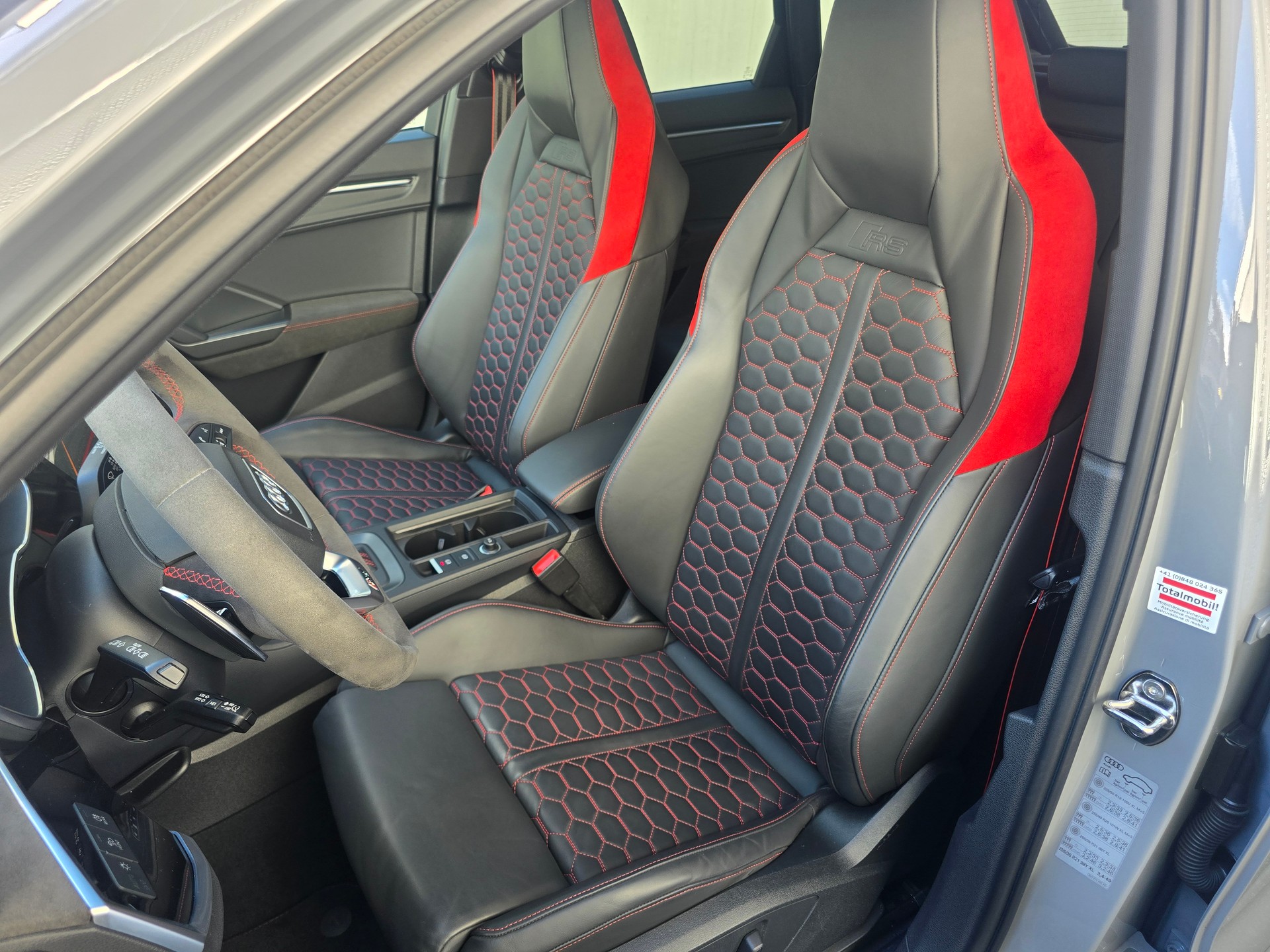 AUDI 2.5 TFSI quattro S-Tronic-image-4