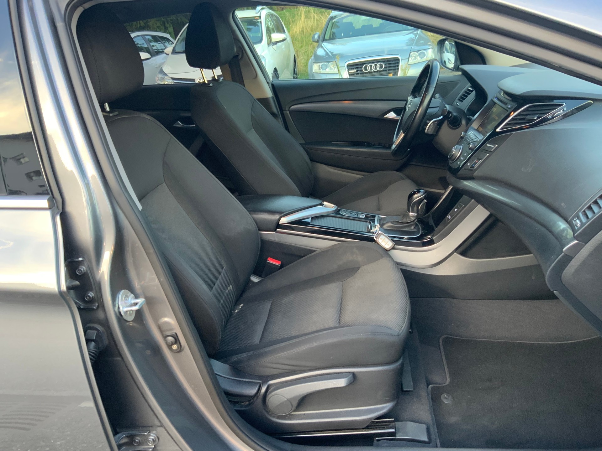 HYUNDAI i40 Wagon 1.7 CRDI Style Automatic-image-11