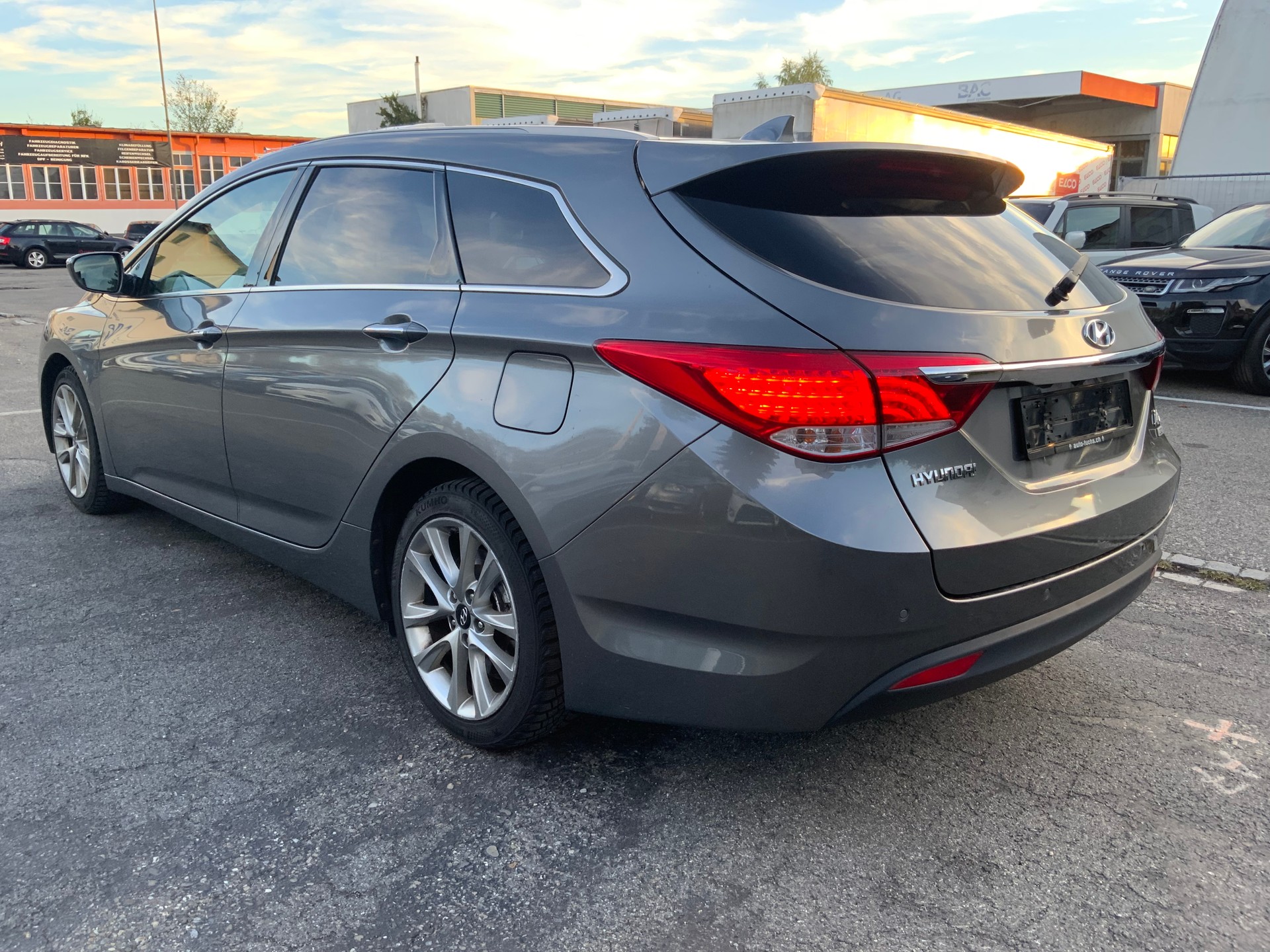 HYUNDAI i40 Wagon 1.7 CRDI Style Automatic-image-4