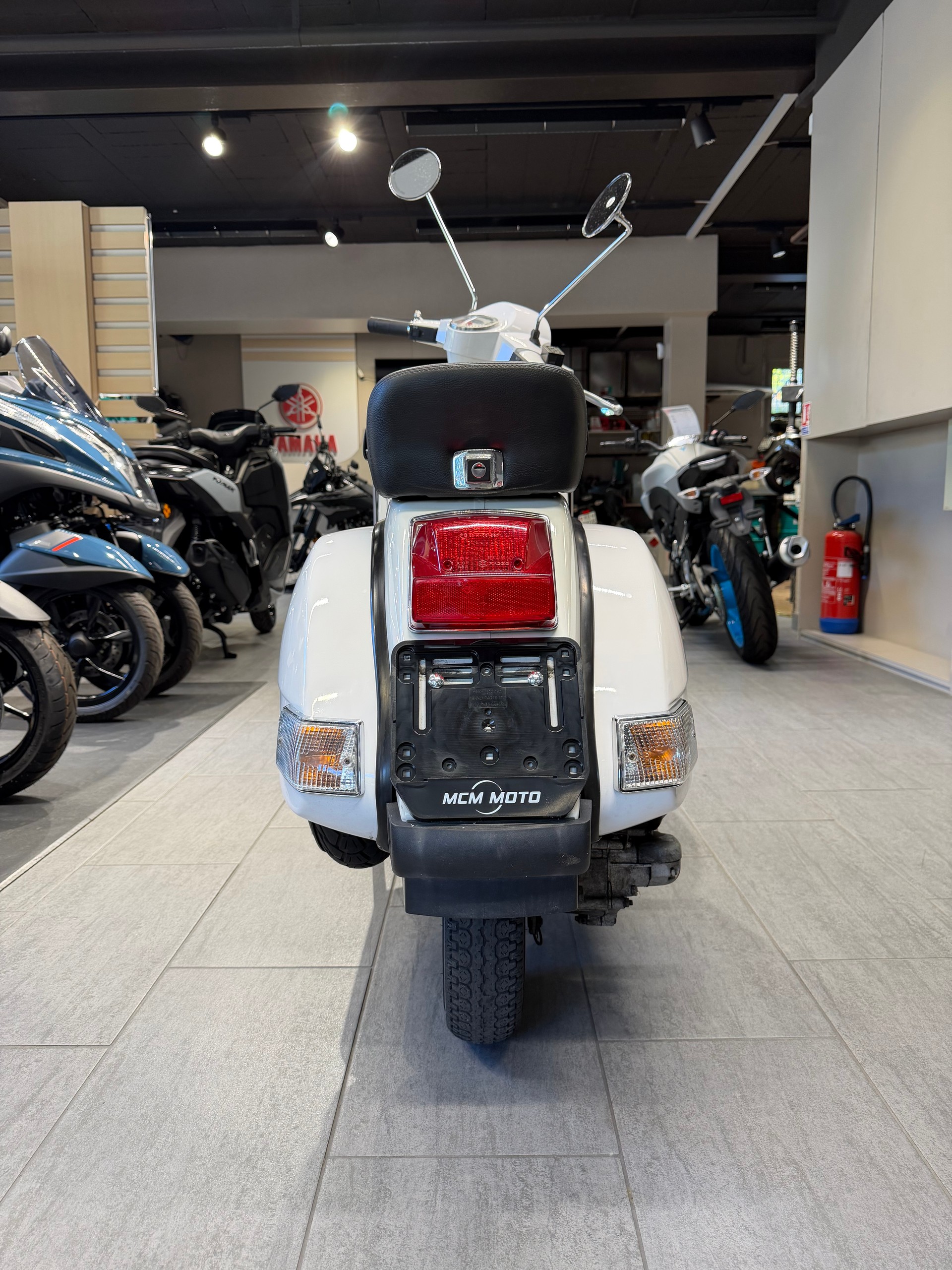 PIAGGIO Vespa PX 125-showroom-element-3