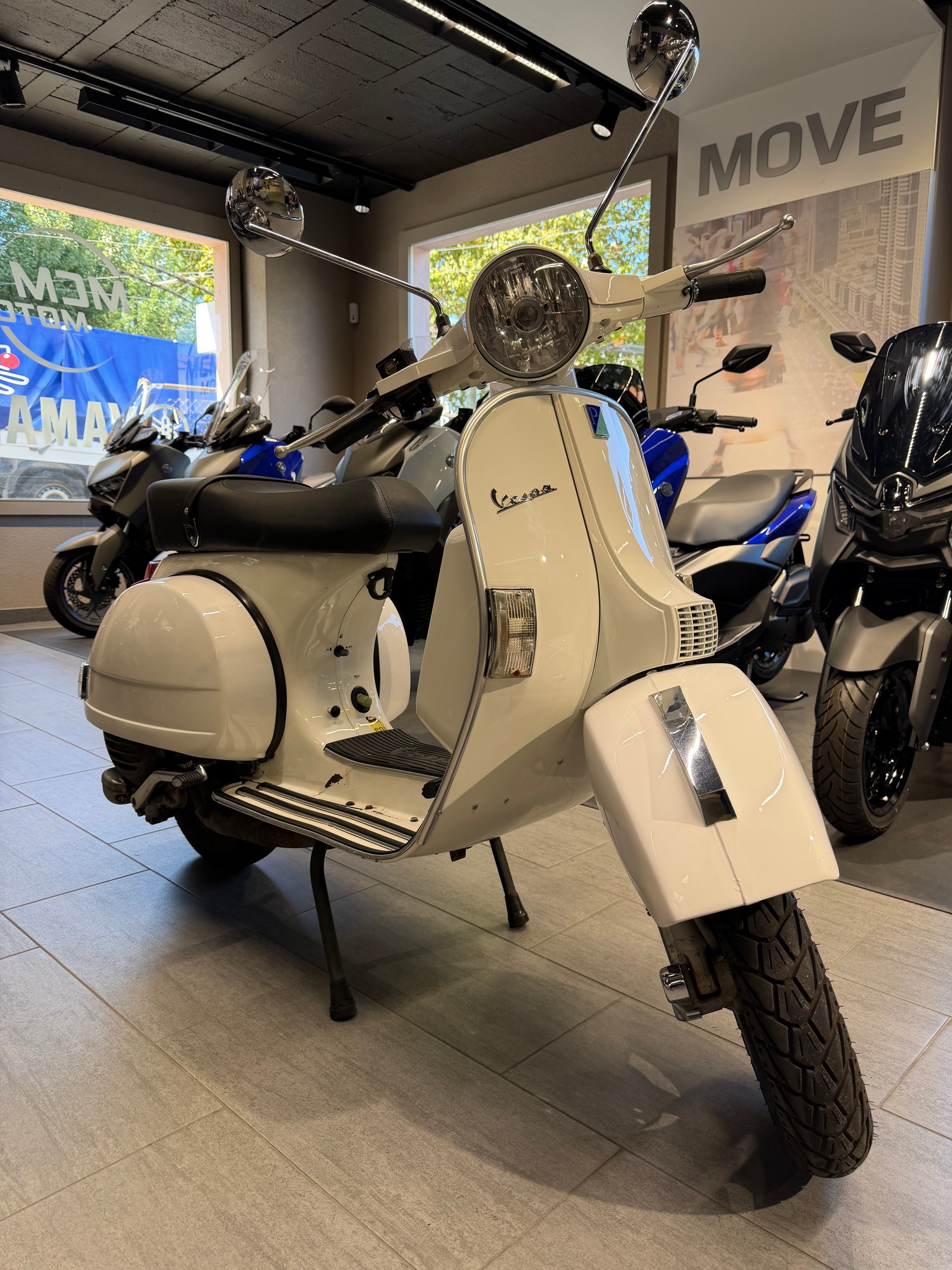 PIAGGIO Vespa PX 125-showroom-element-1
