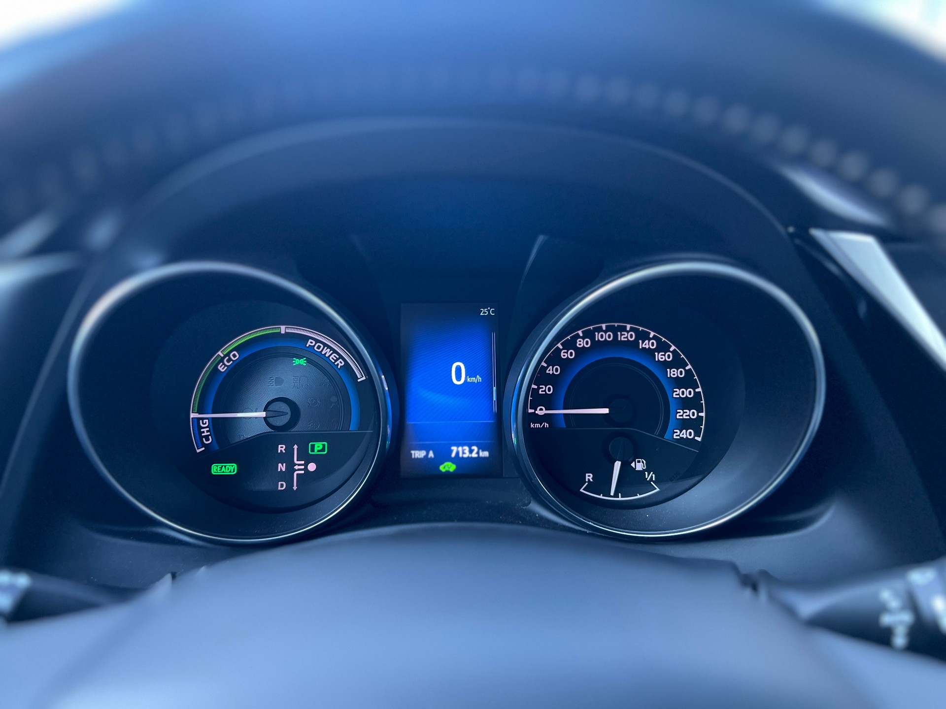 TOYOTA Auris 1.8 HSD Trend e-CVT-image-14