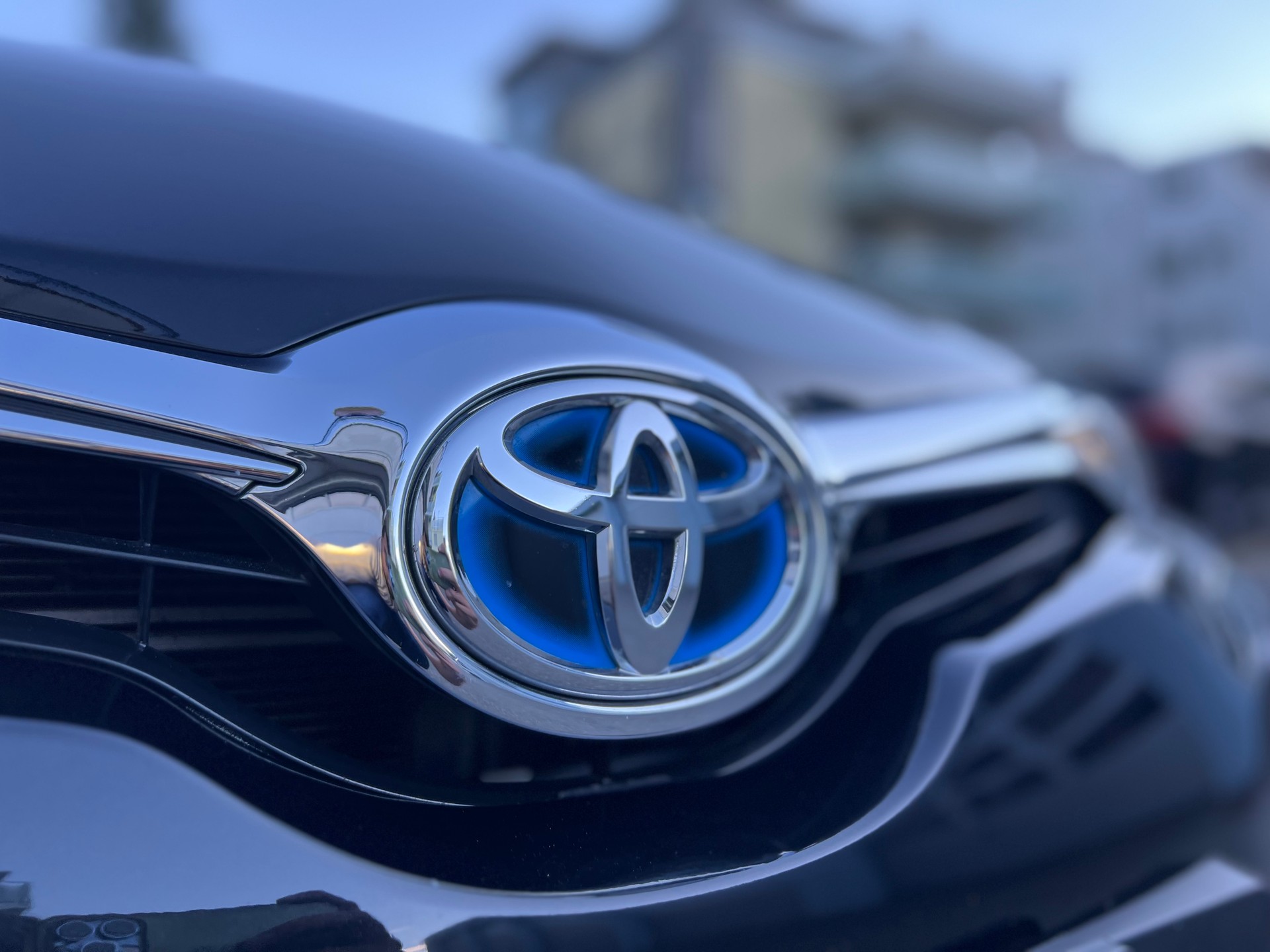 TOYOTA Auris 1.8 HSD Trend e-CVT-image-28