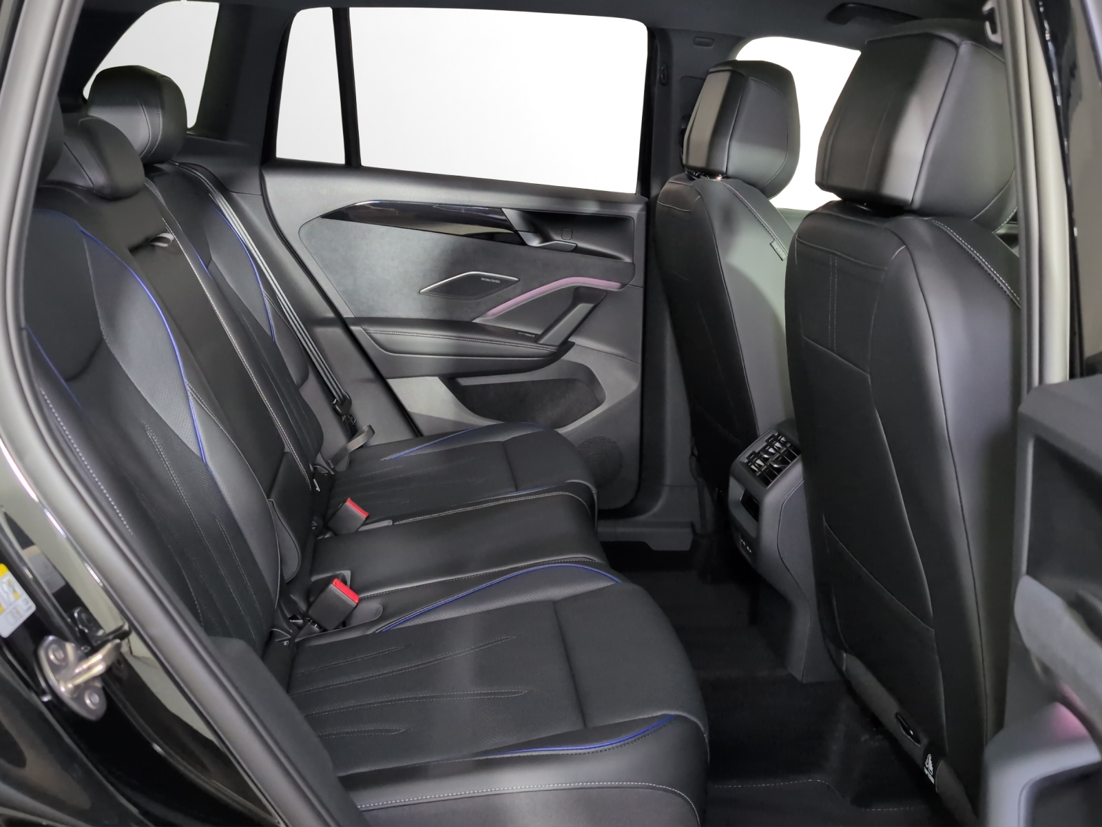 VW Tiguan 2.0 TSI DSG R-Line United 4Motion-image-9