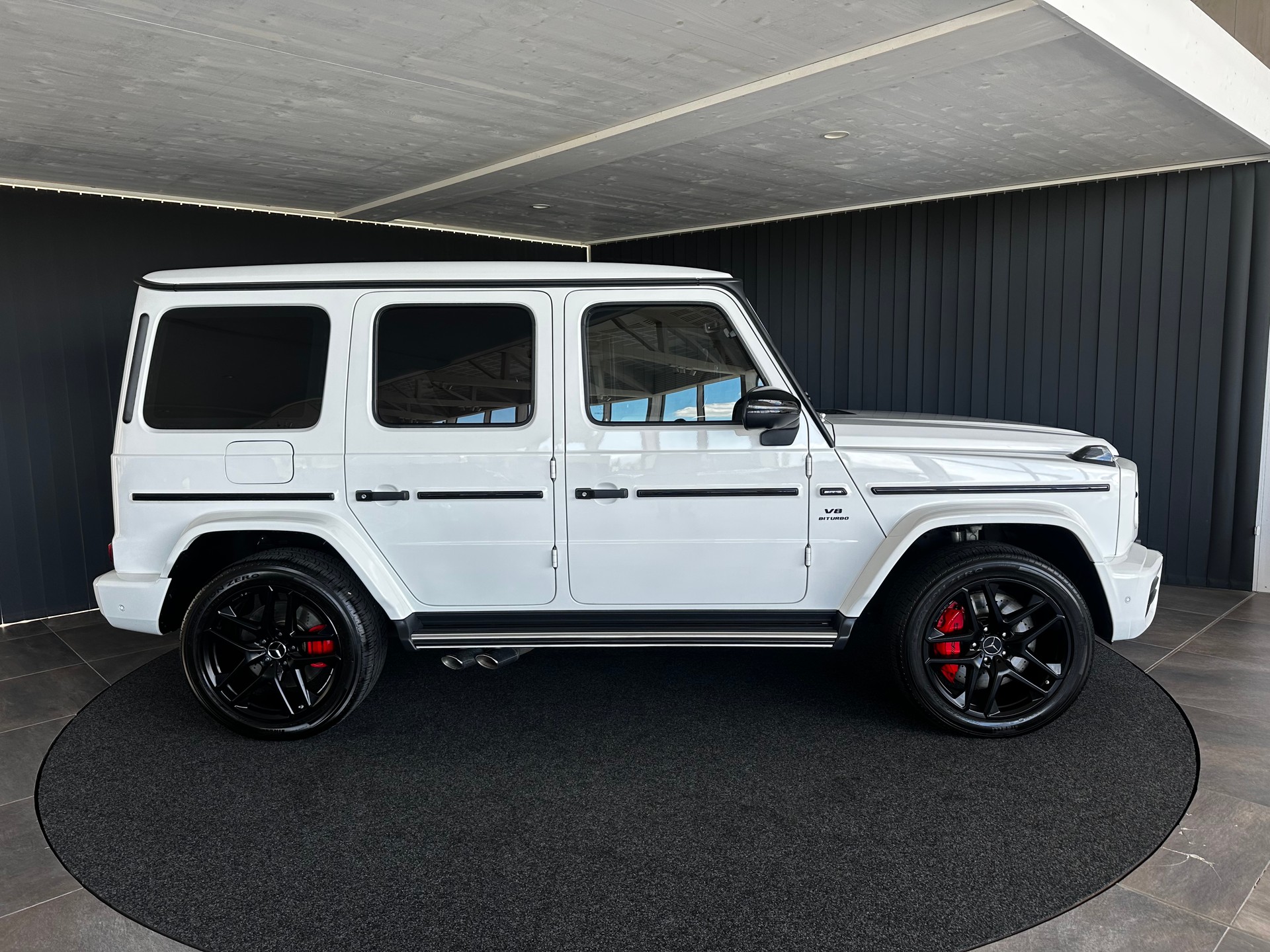 MERCEDES-BENZ G 63 AMG-image-2