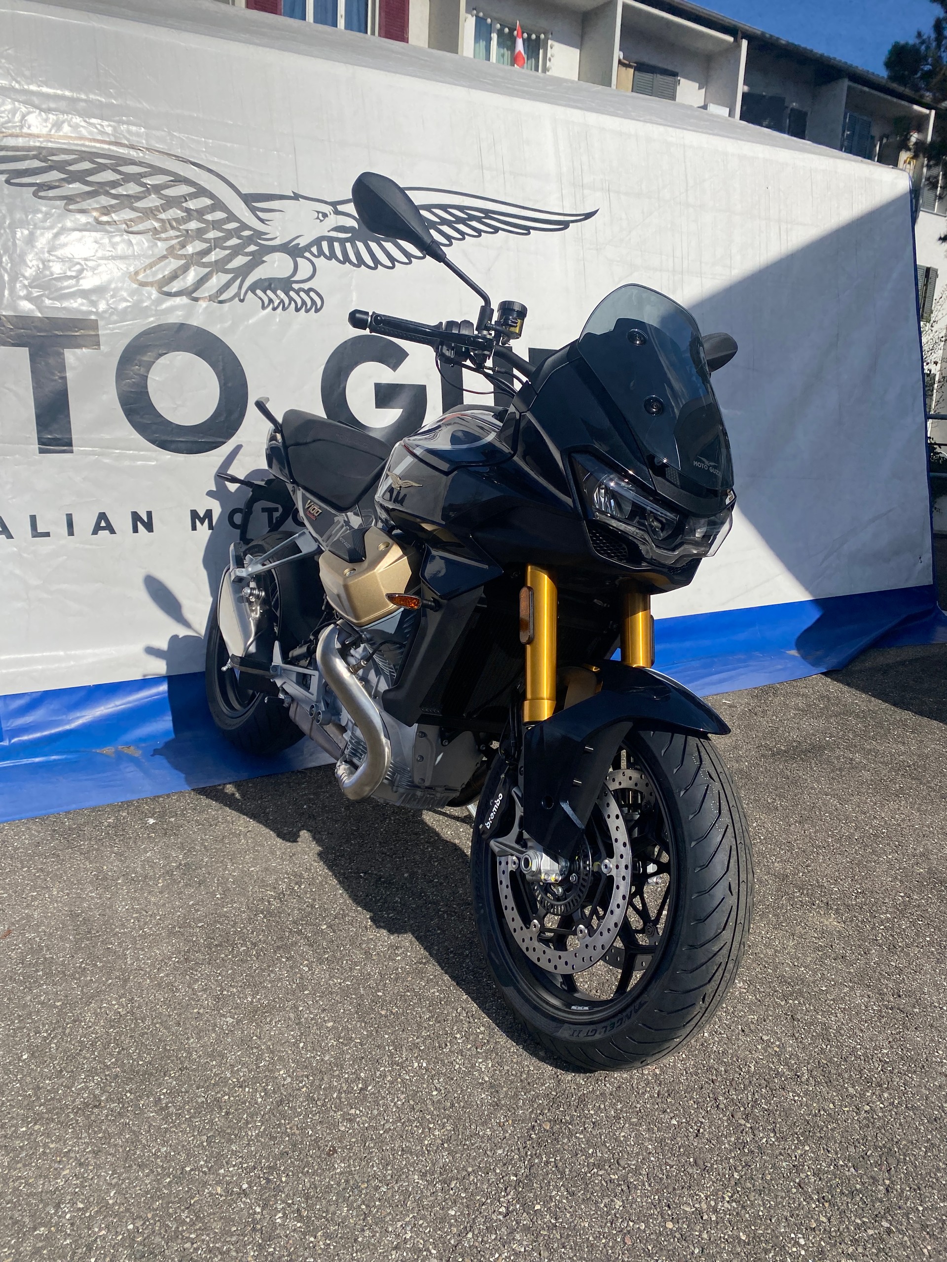 MOTO GUZZI V100 Mandello S-showroom-element-3